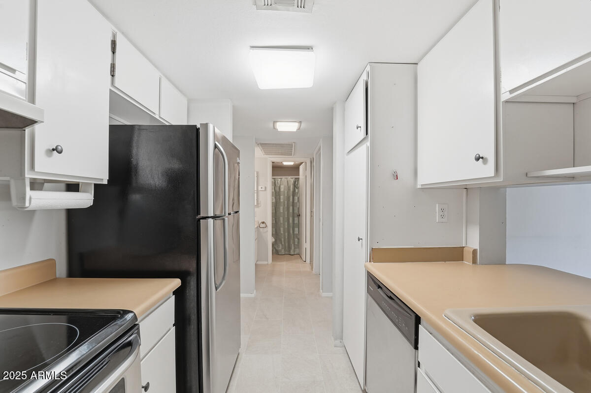 3033 E DEVONSHIRE Avenue 1023