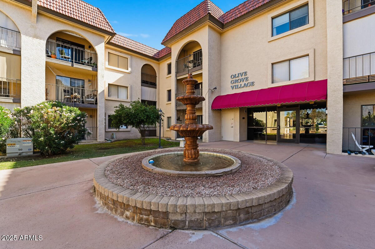 3033 E DEVONSHIRE Avenue 1023