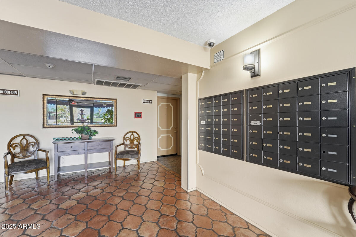 3033 E DEVONSHIRE Avenue 1023