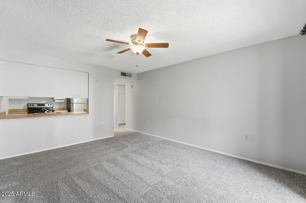 3033 E DEVONSHIRE Avenue 1023