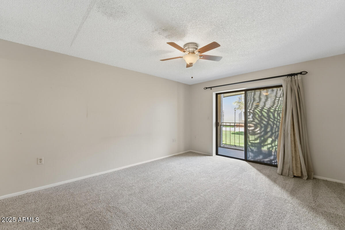 3033 E DEVONSHIRE Avenue 1023