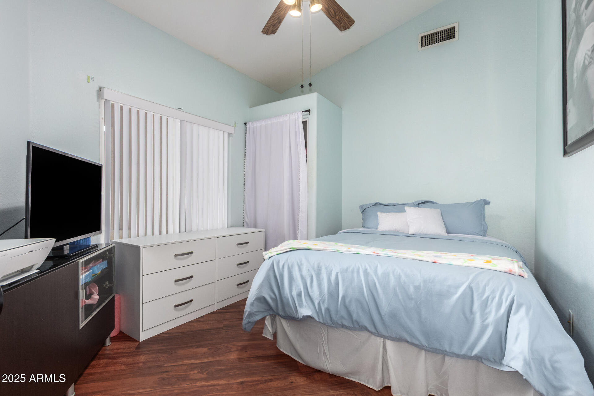 4338 E DOUGLAS Avenue