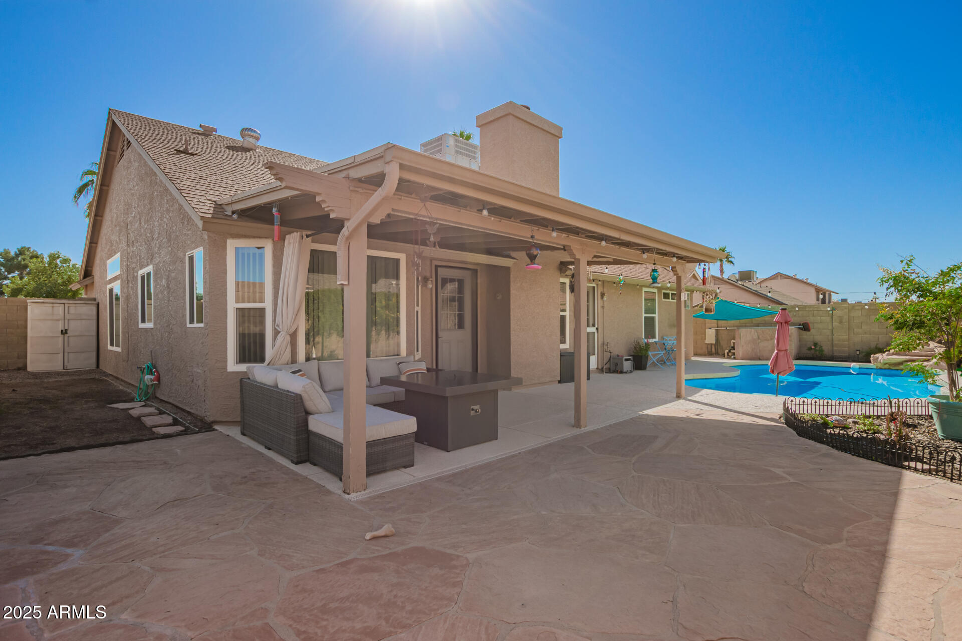 4338 E DOUGLAS Avenue