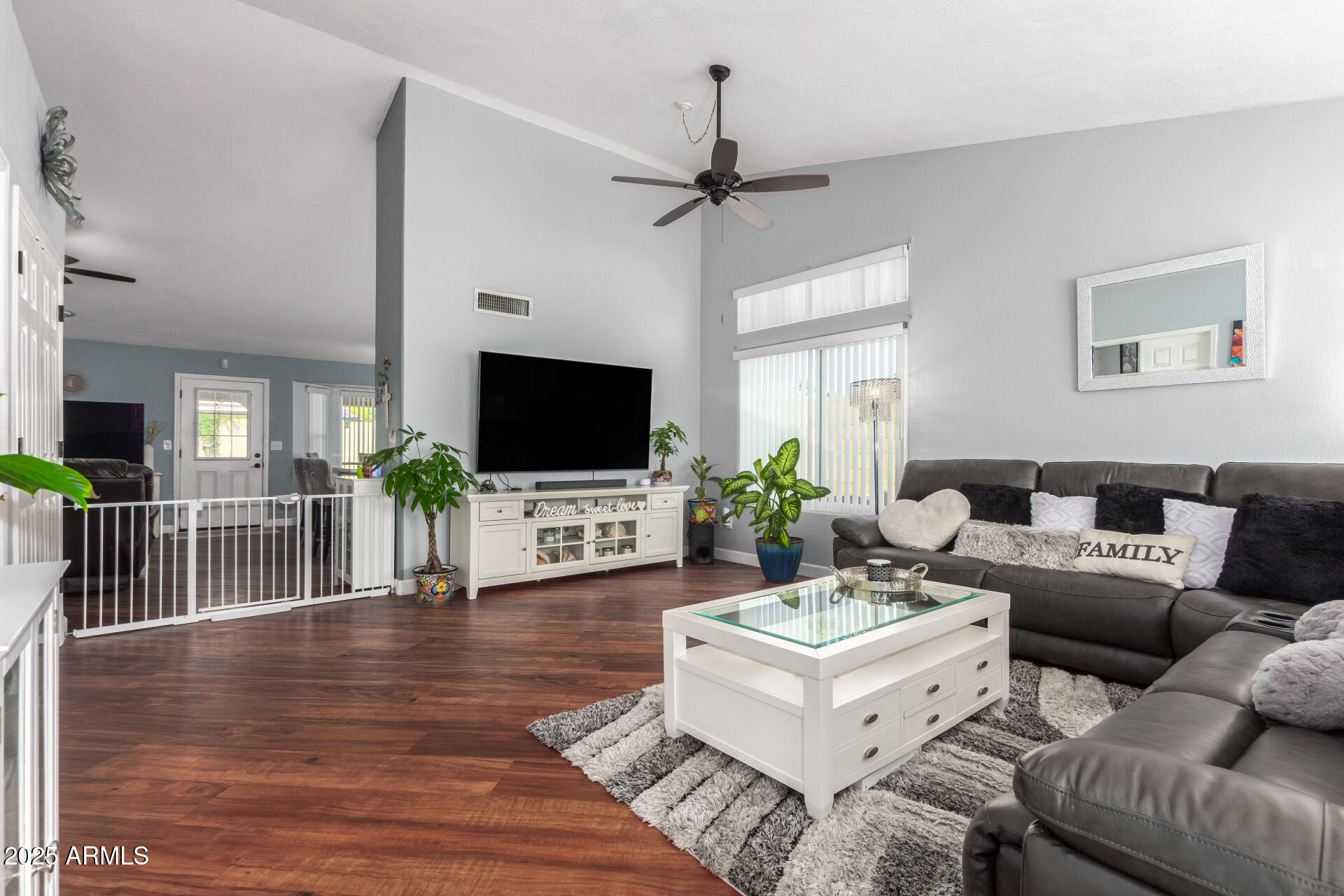 4338 E DOUGLAS Avenue