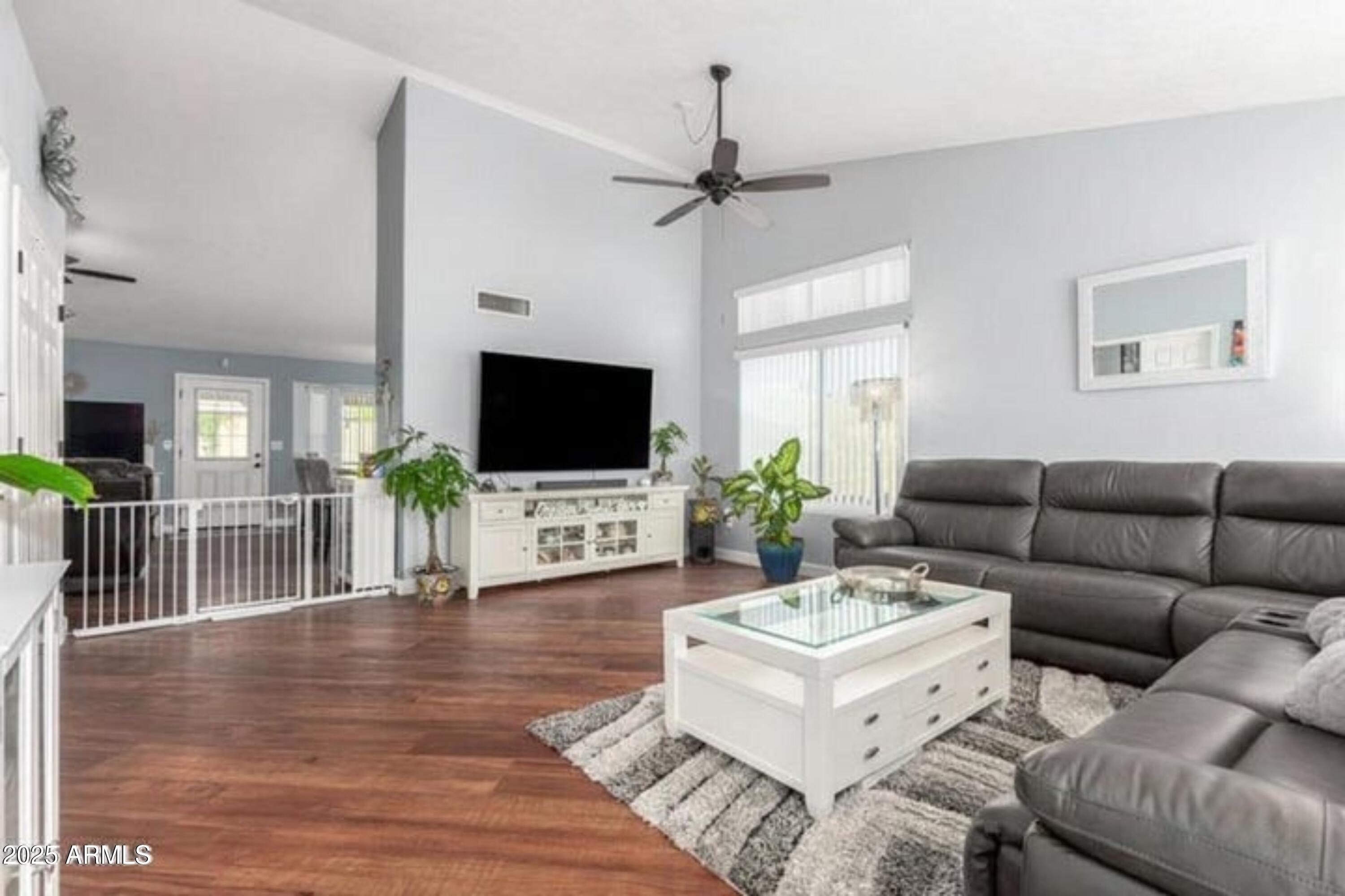 4338 E DOUGLAS Avenue