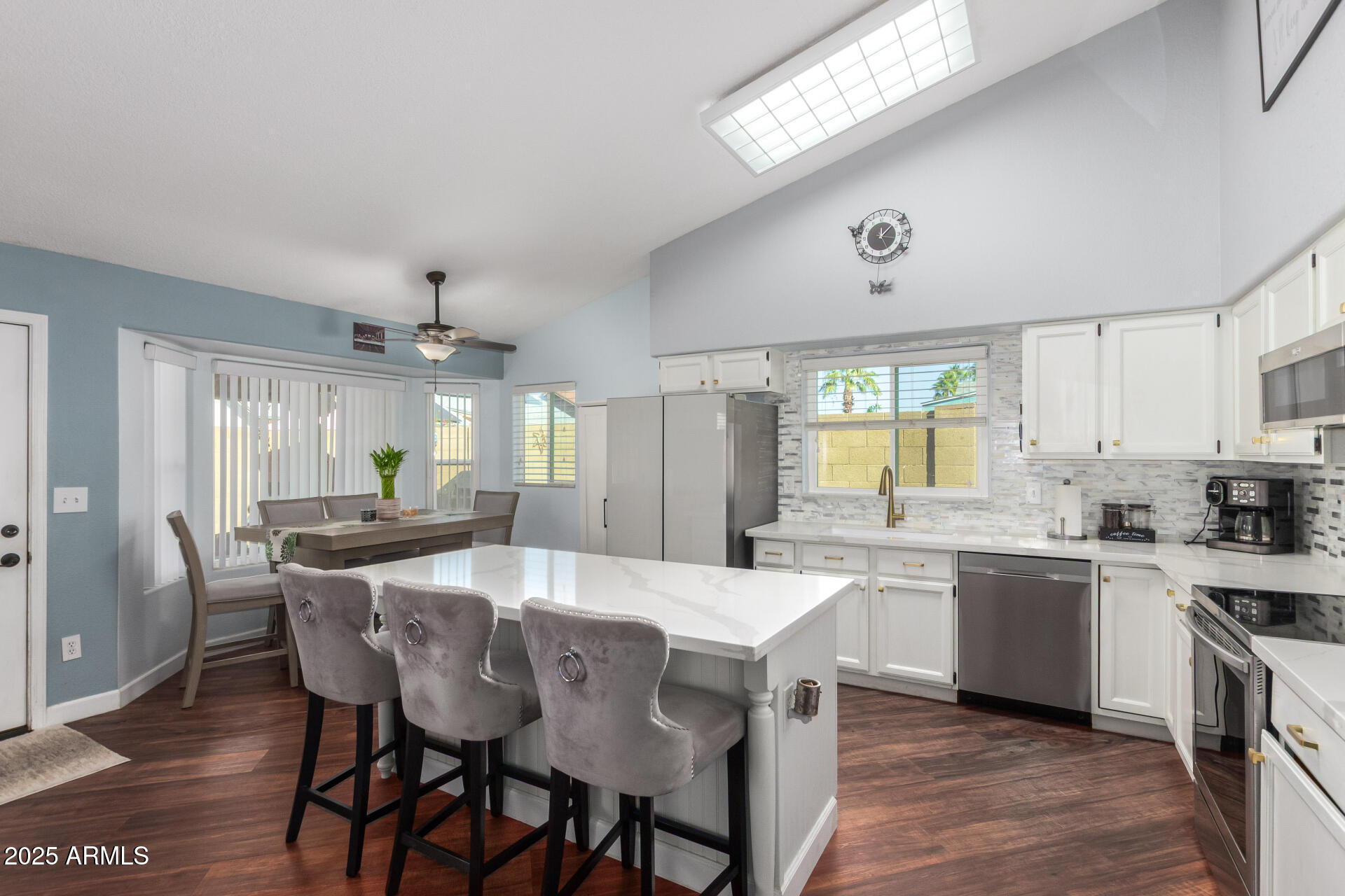 4338 E DOUGLAS Avenue