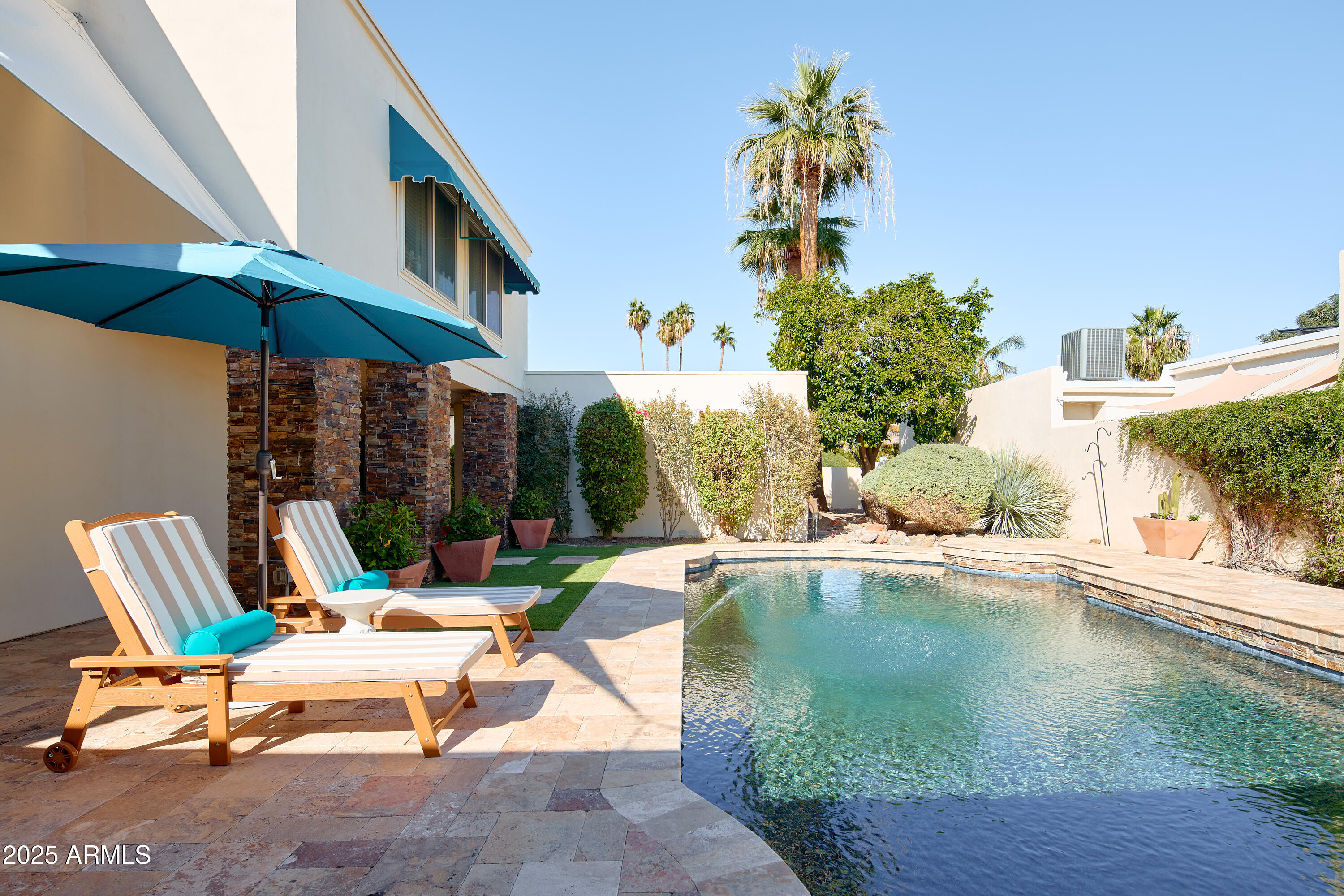 8637 E VIA DE LA ESCUELA