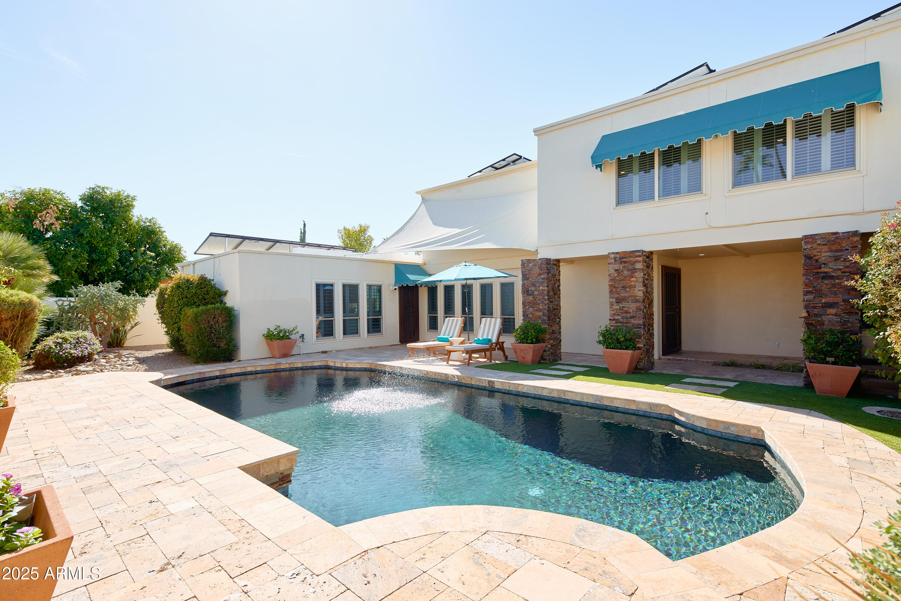 8637 E VIA DE LA ESCUELA