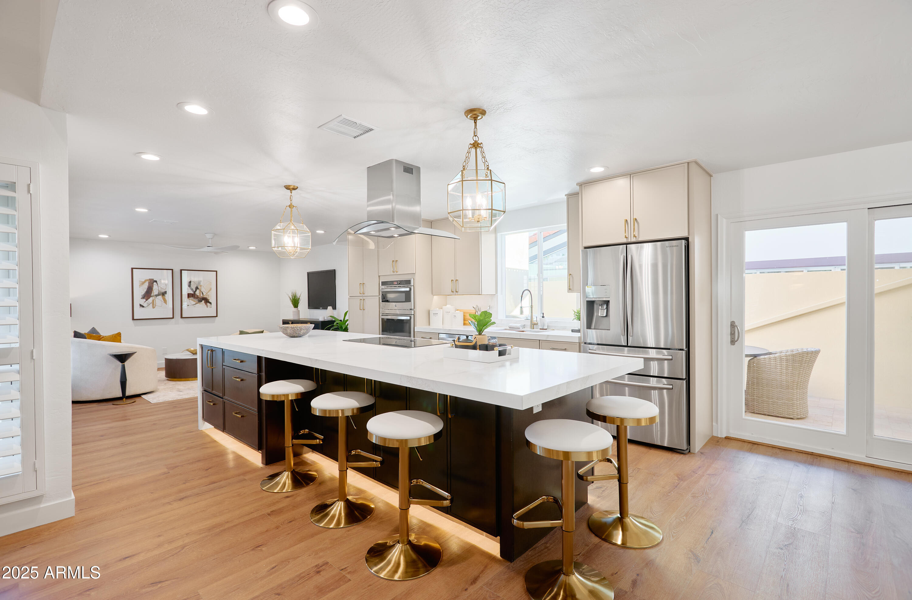 8637 E VIA DE LA ESCUELA