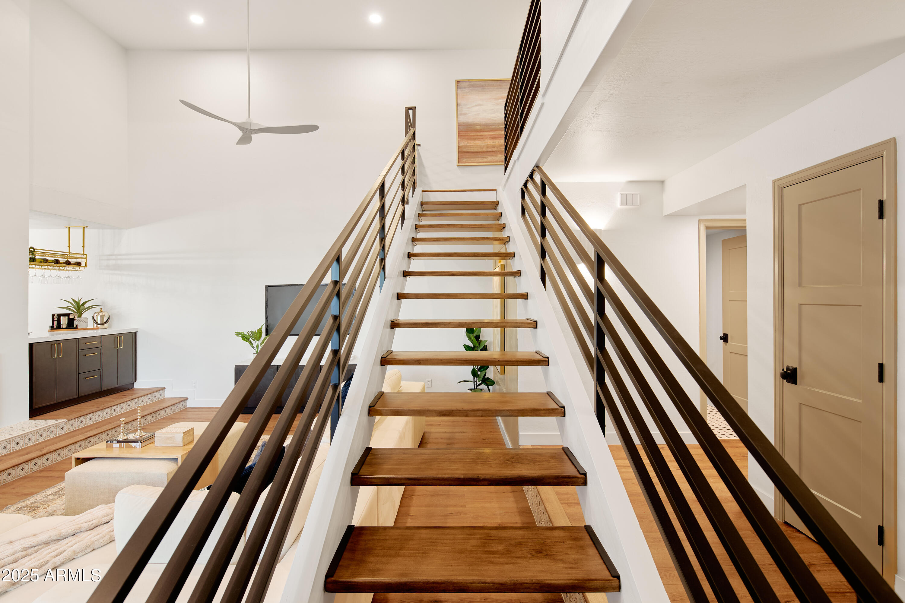 8637 E VIA DE LA ESCUELA