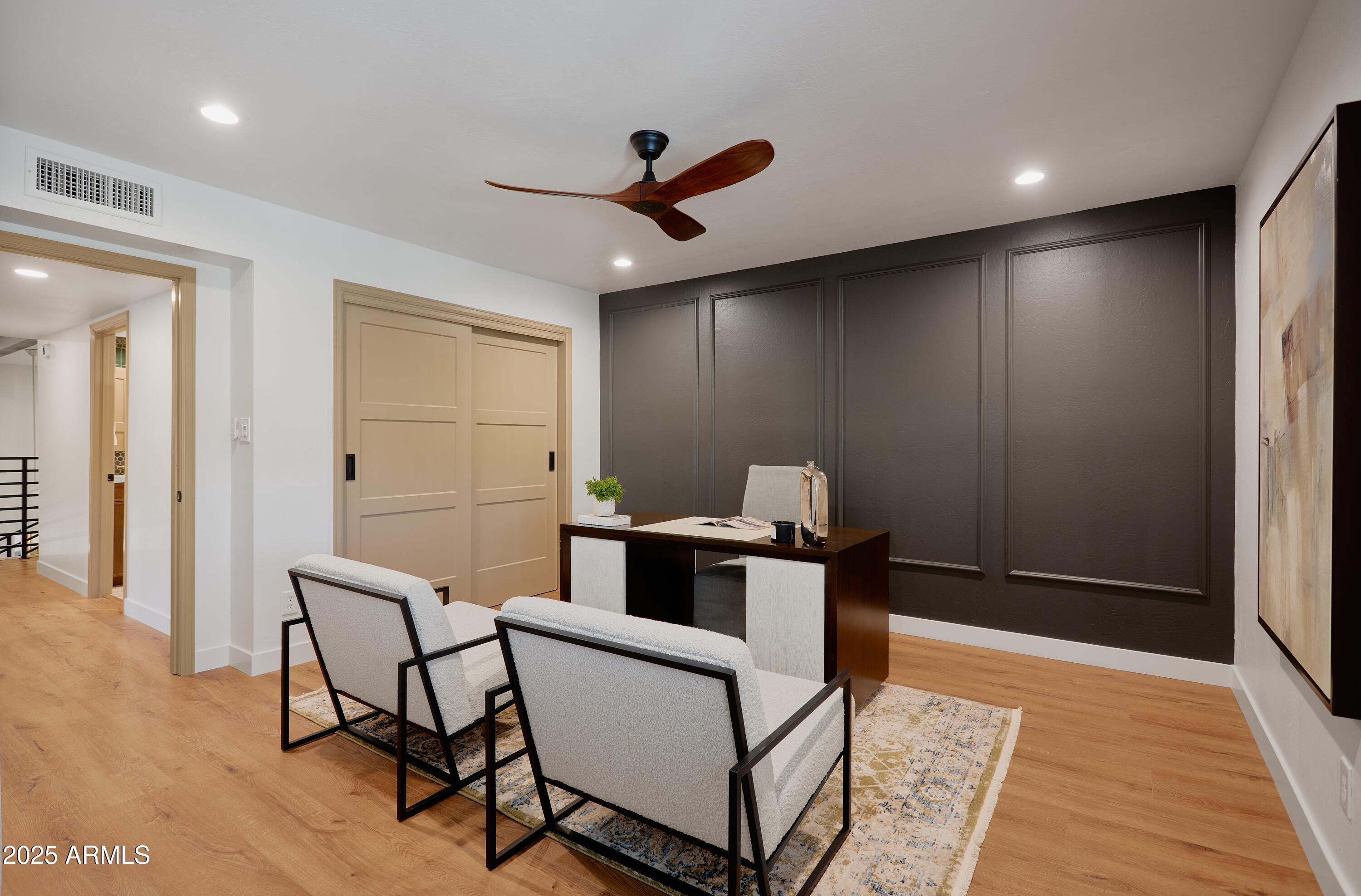 8637 E VIA DE LA ESCUELA