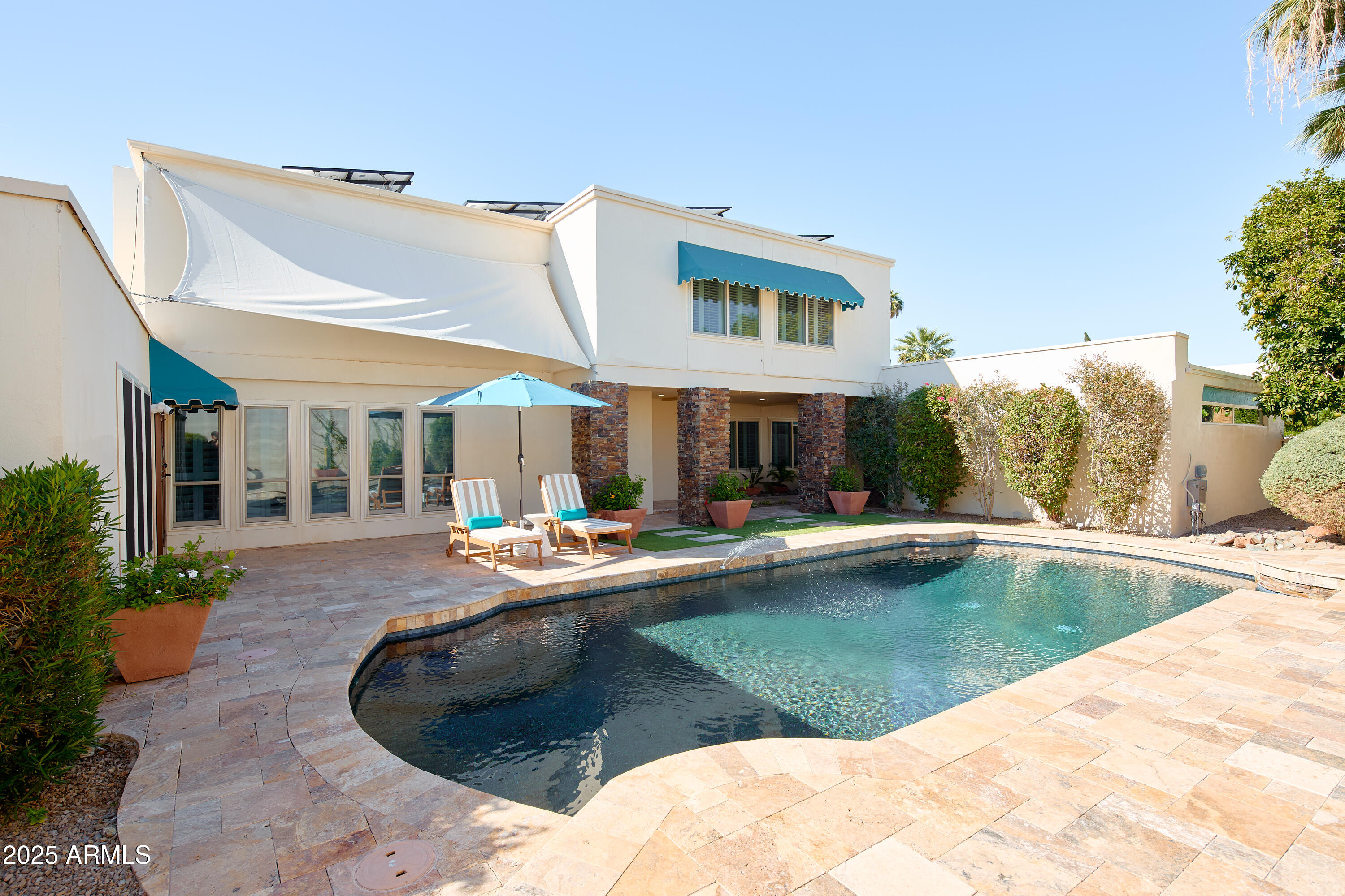 8637 E VIA DE LA ESCUELA