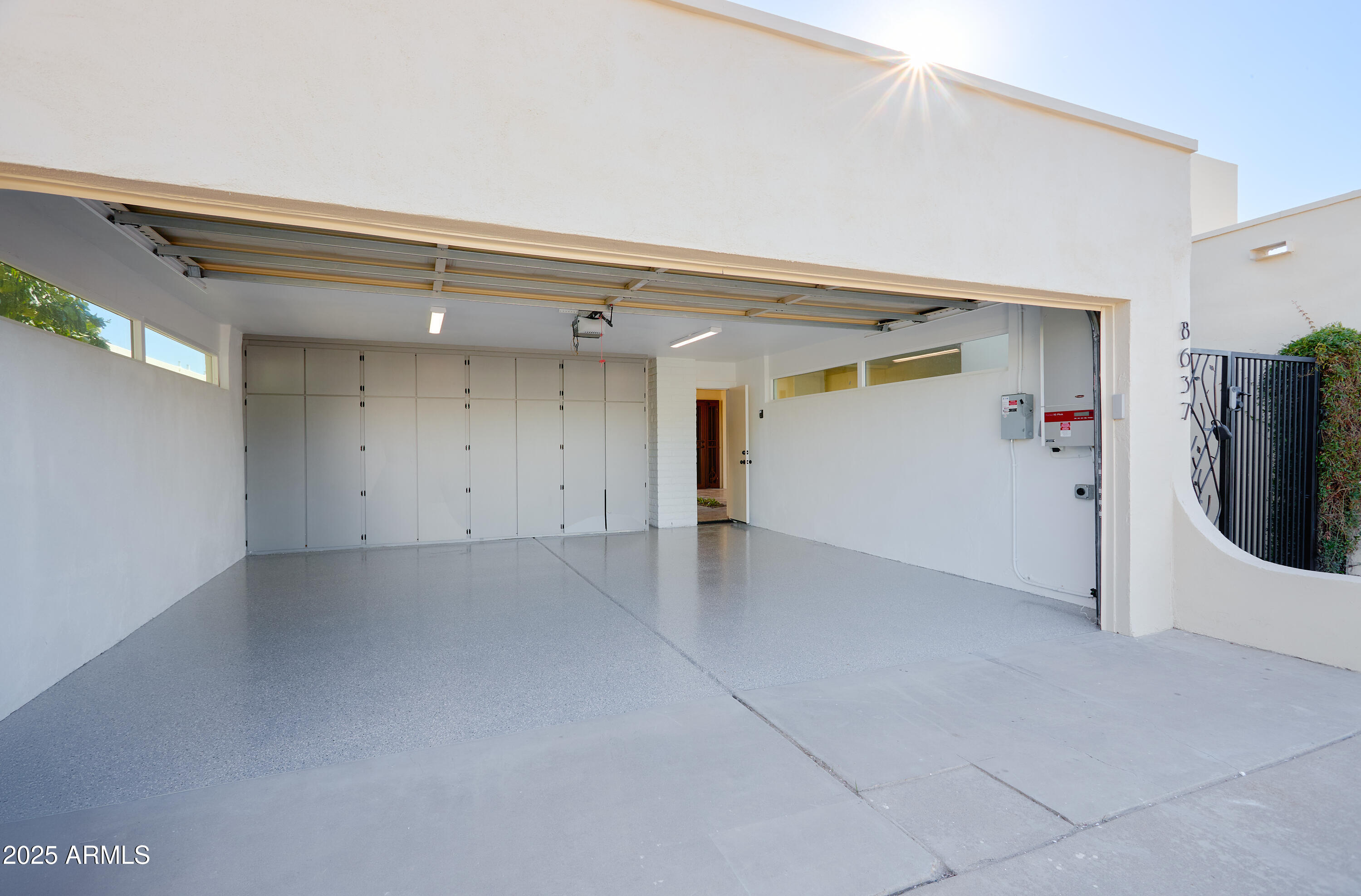 8637 E VIA DE LA ESCUELA