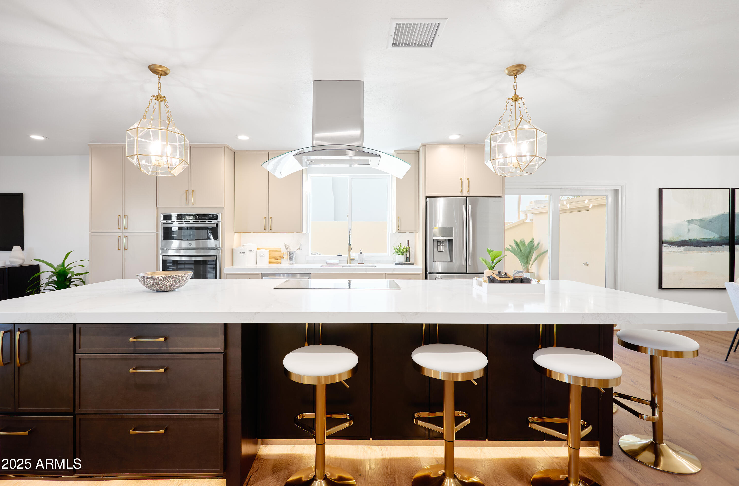 8637 E VIA DE LA ESCUELA