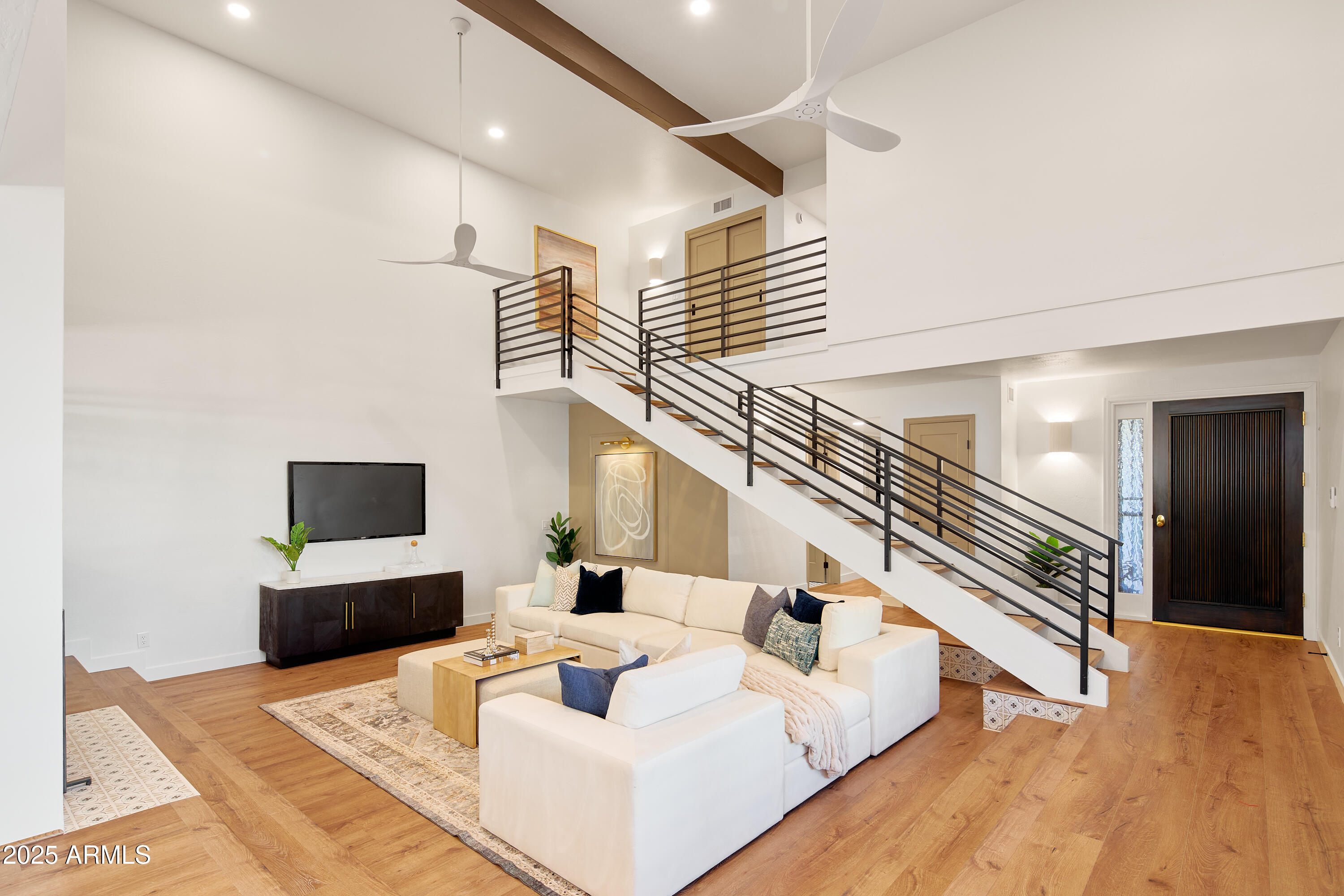 8637 E VIA DE LA ESCUELA