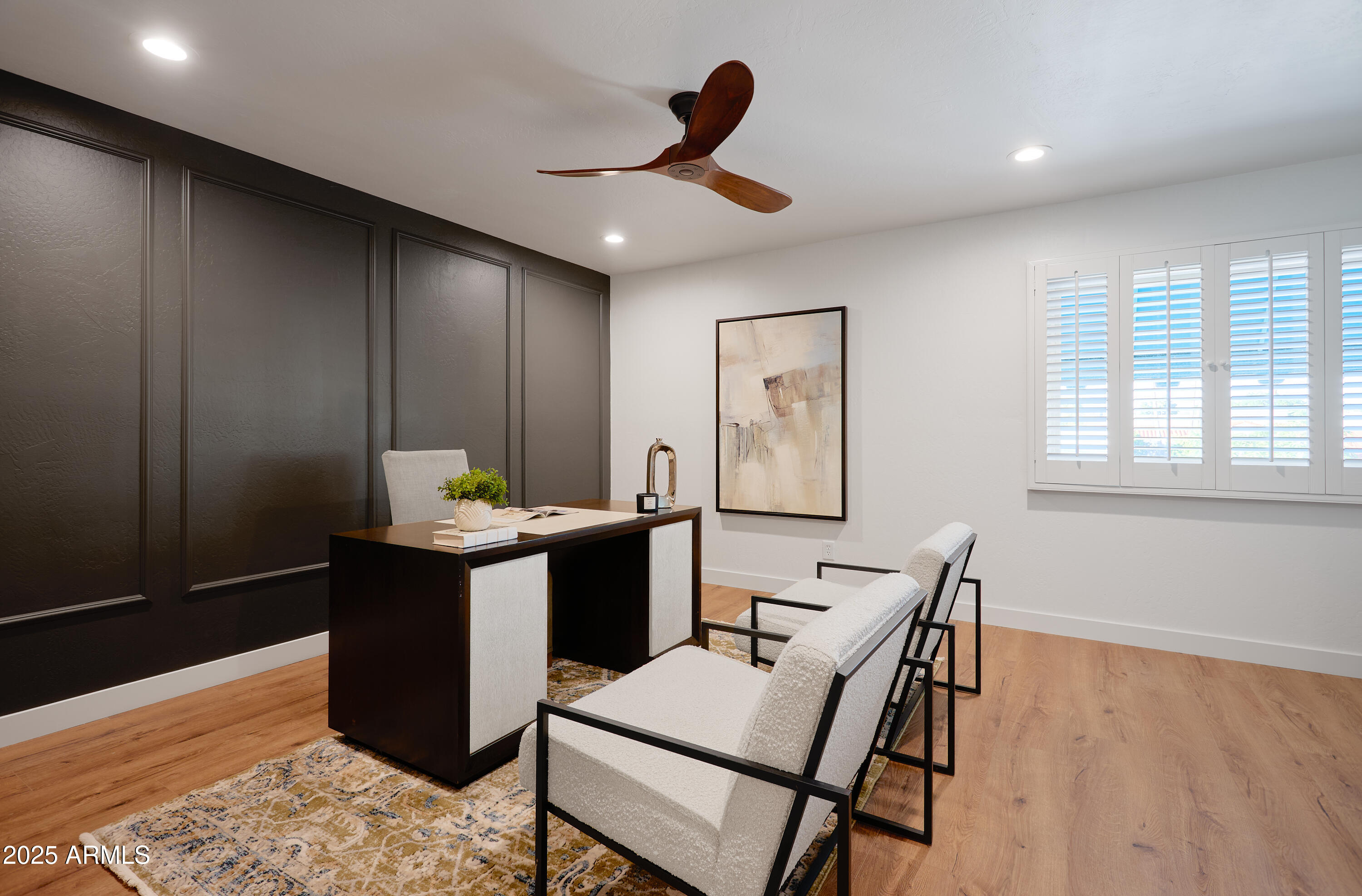 8637 E VIA DE LA ESCUELA