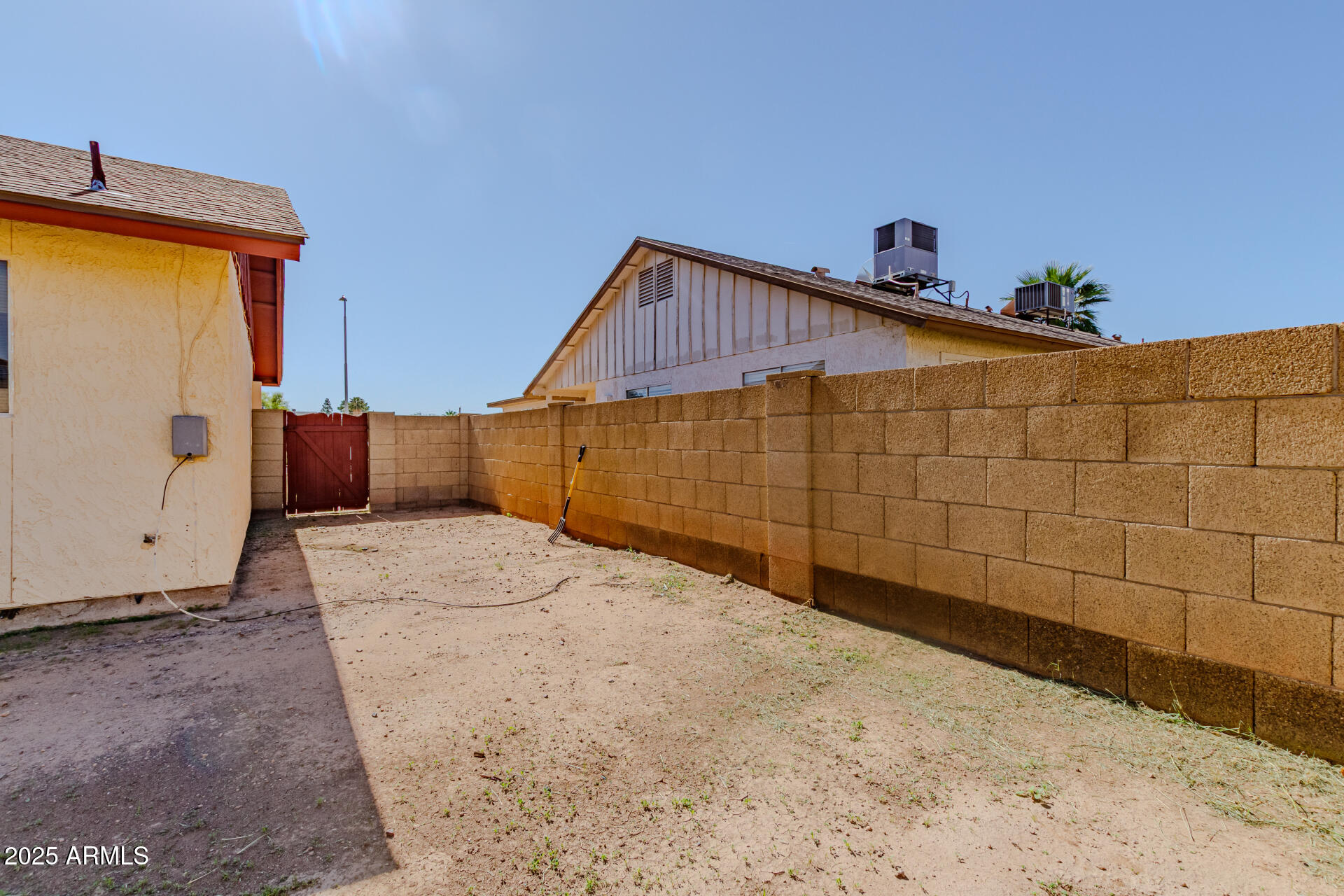 1328 E PALMDALE Drive