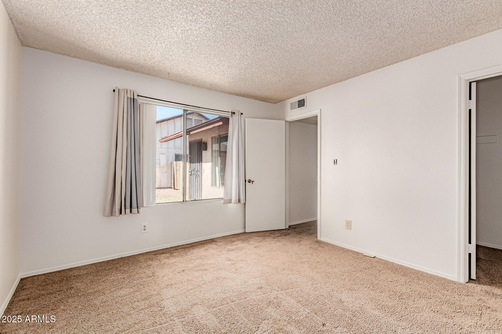 1328 E PALMDALE Drive