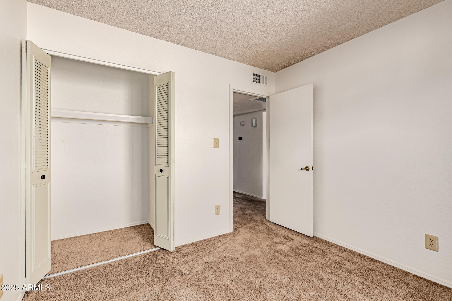 1328 E PALMDALE Drive