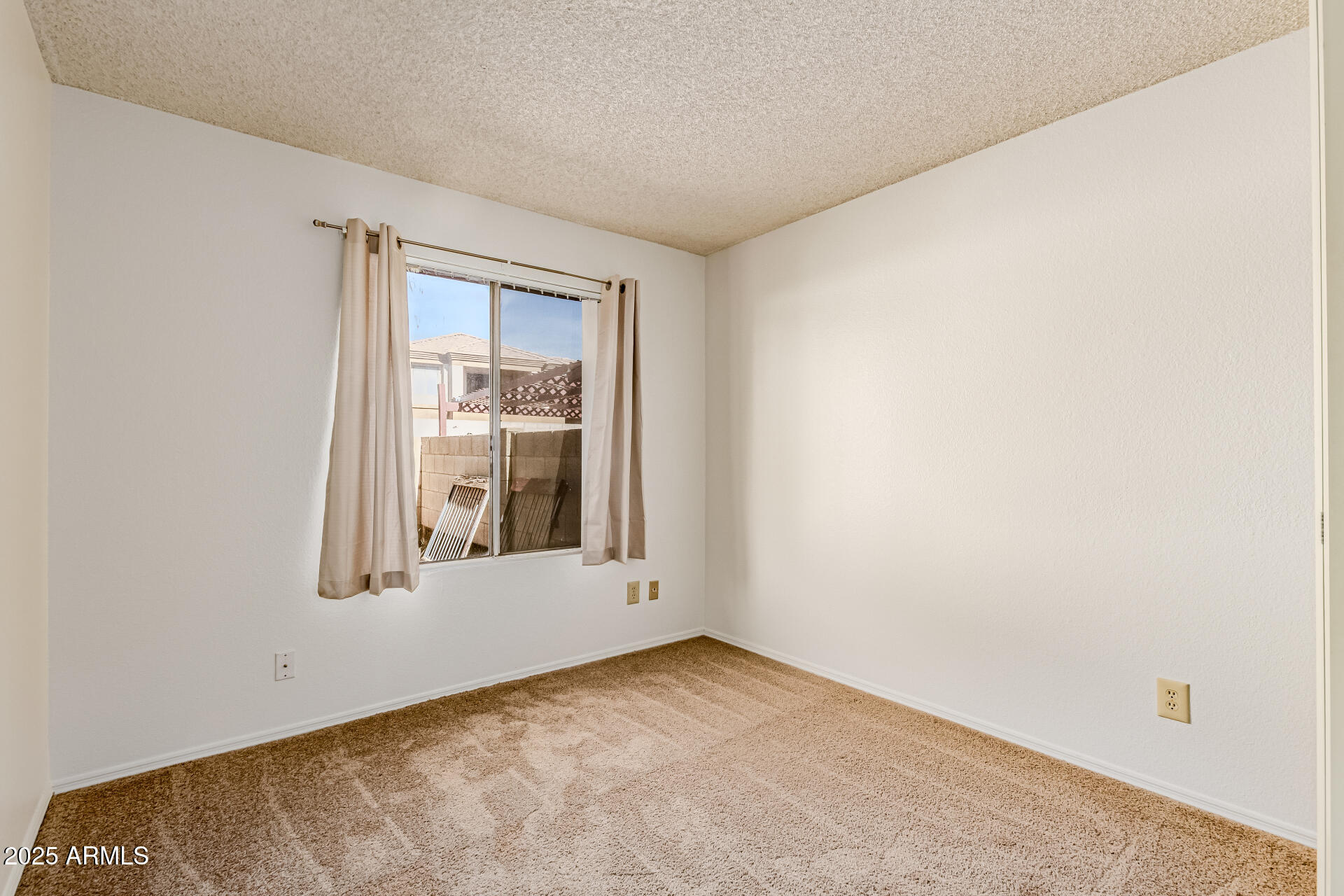 1328 E PALMDALE Drive