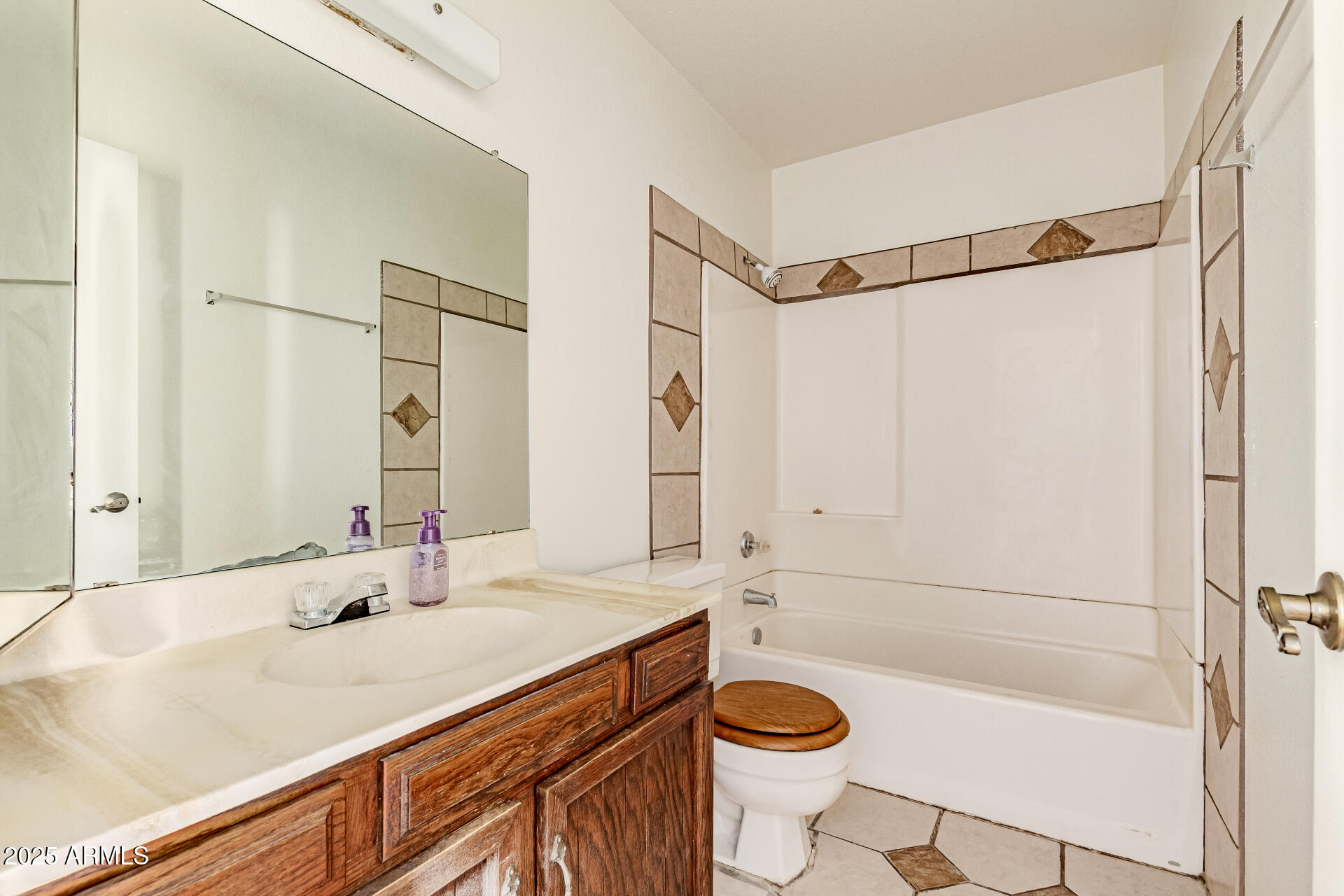 1328 E PALMDALE Drive