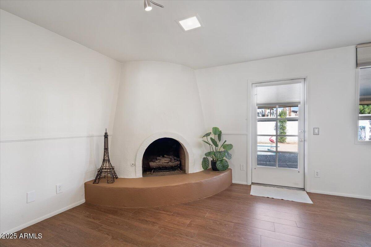 8306 E VIA DE DORADO