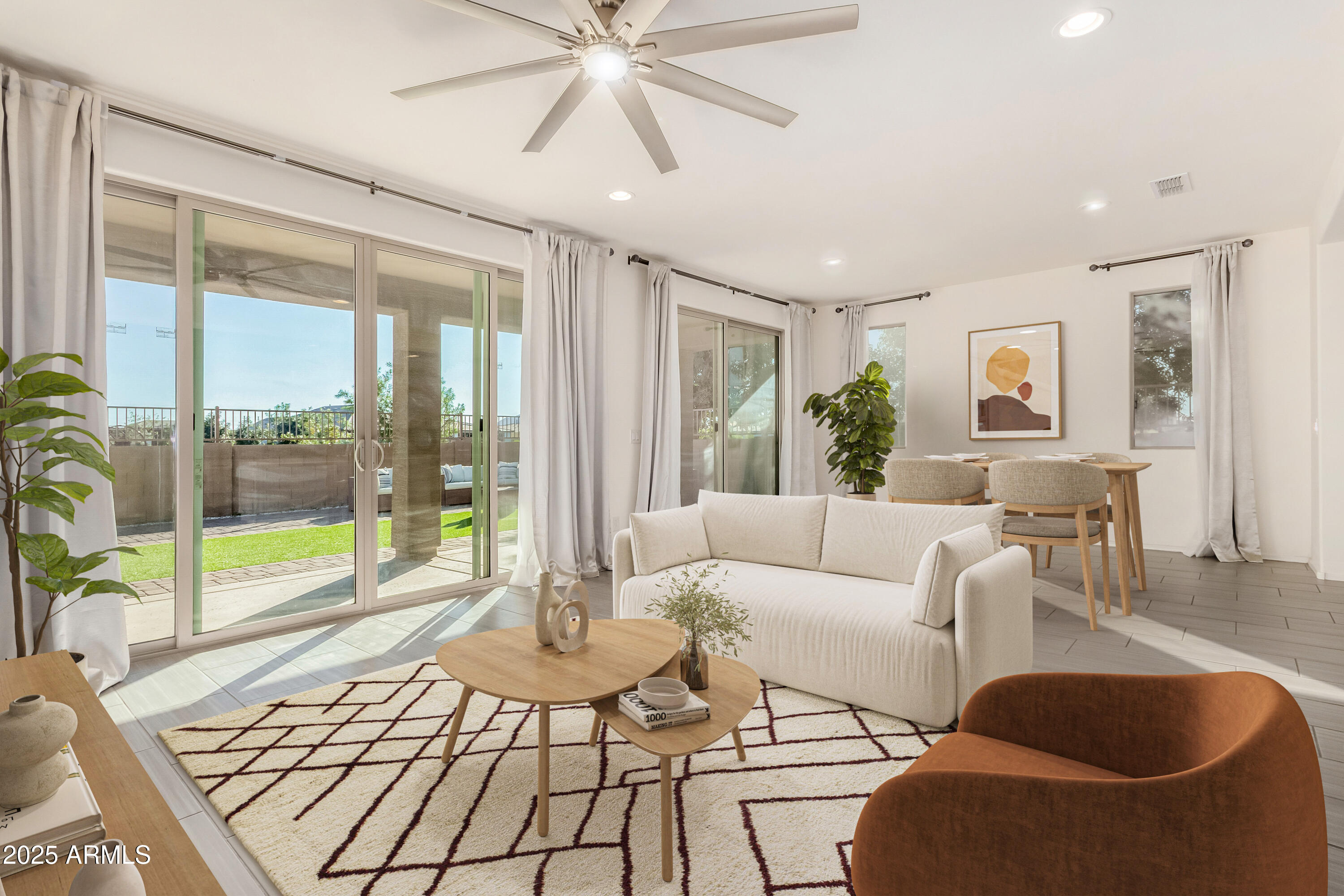 23047 E CALLE DE FLORES