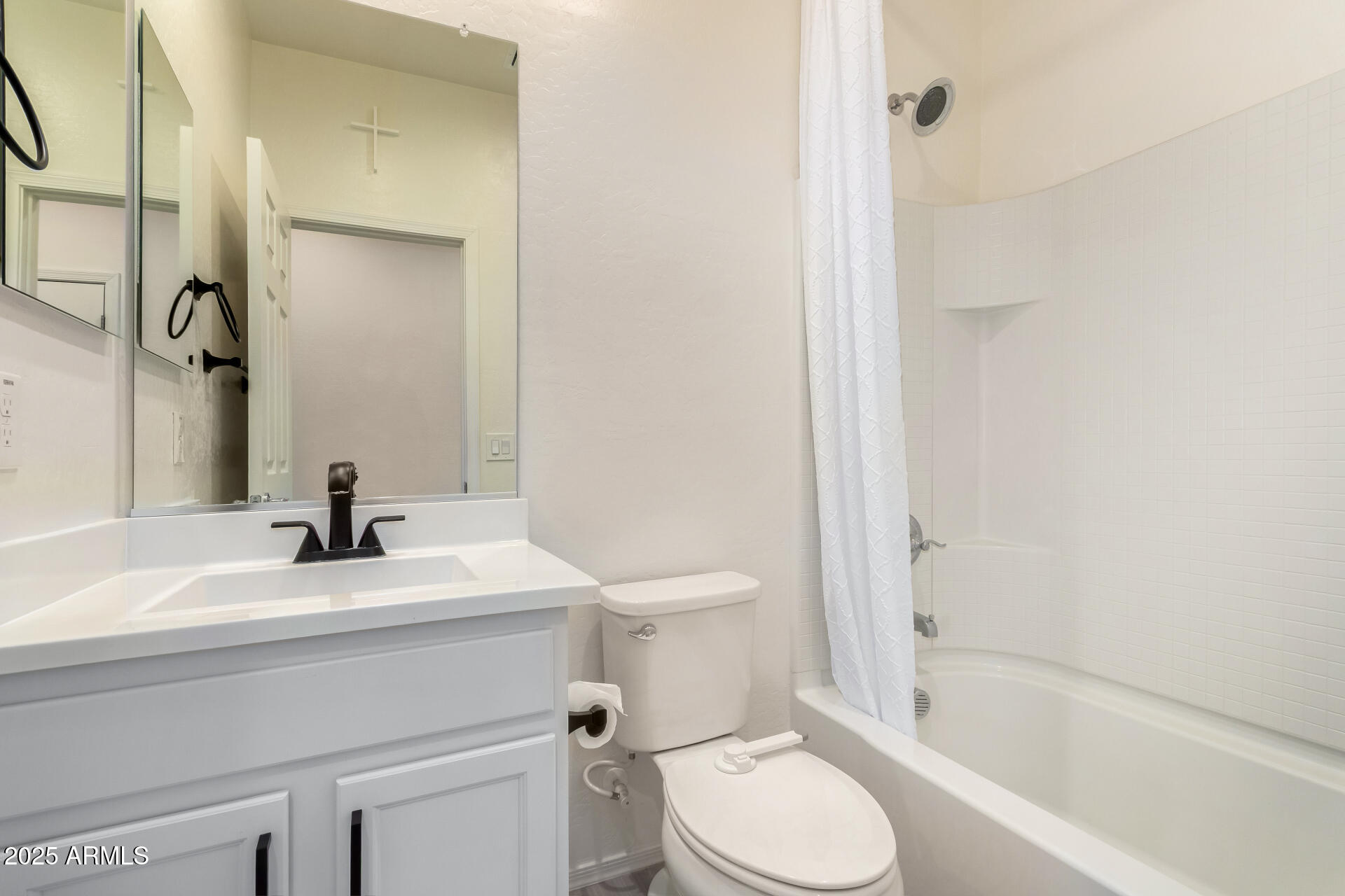 23047 E CALLE DE FLORES