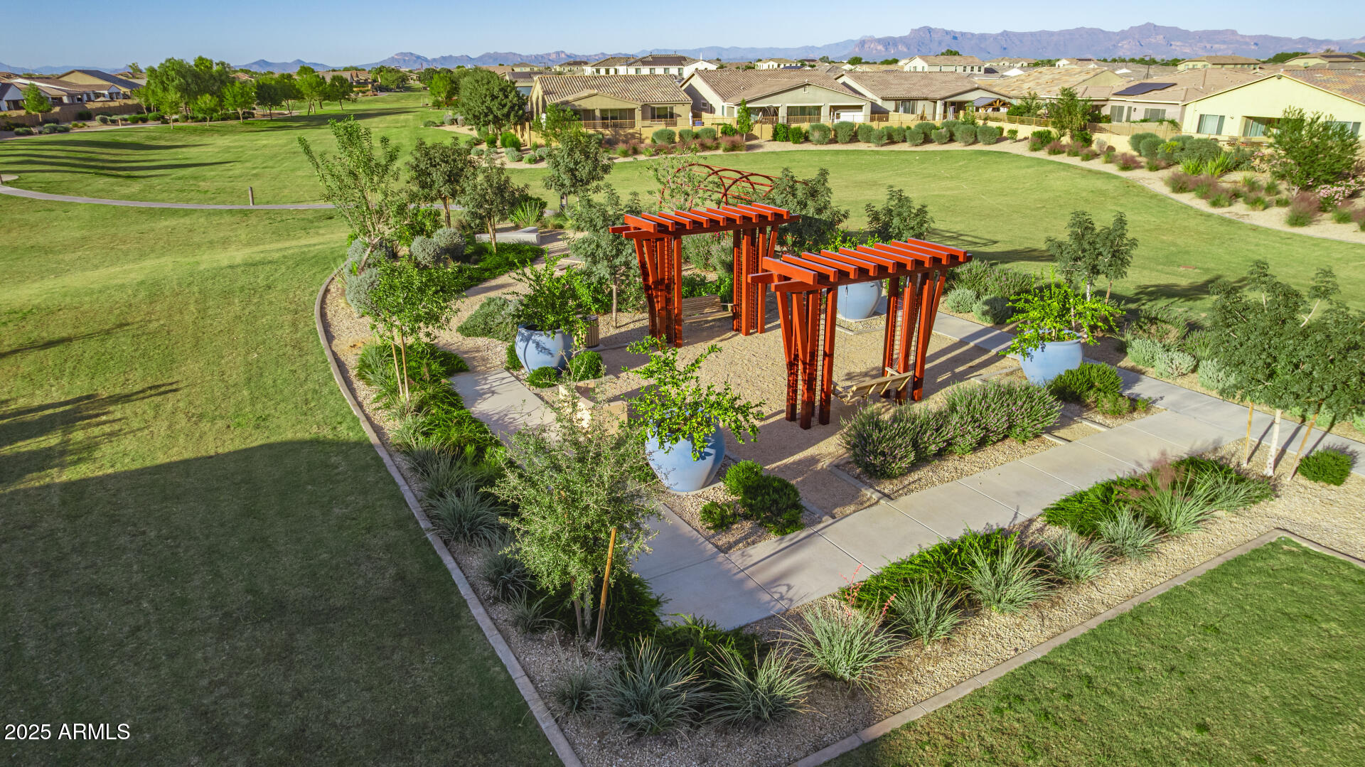 23047 E CALLE DE FLORES