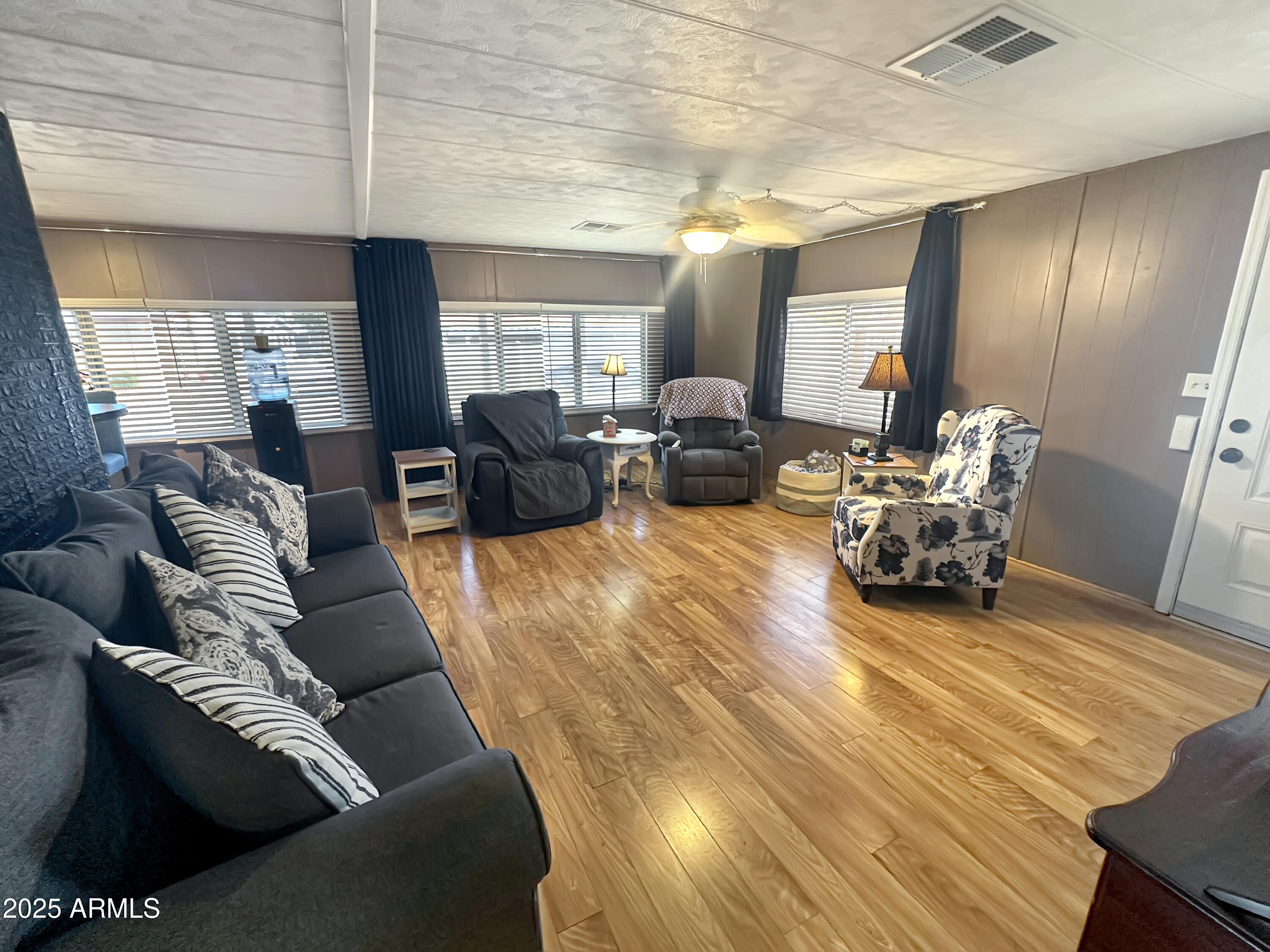 201 S Greenfield Road, 18