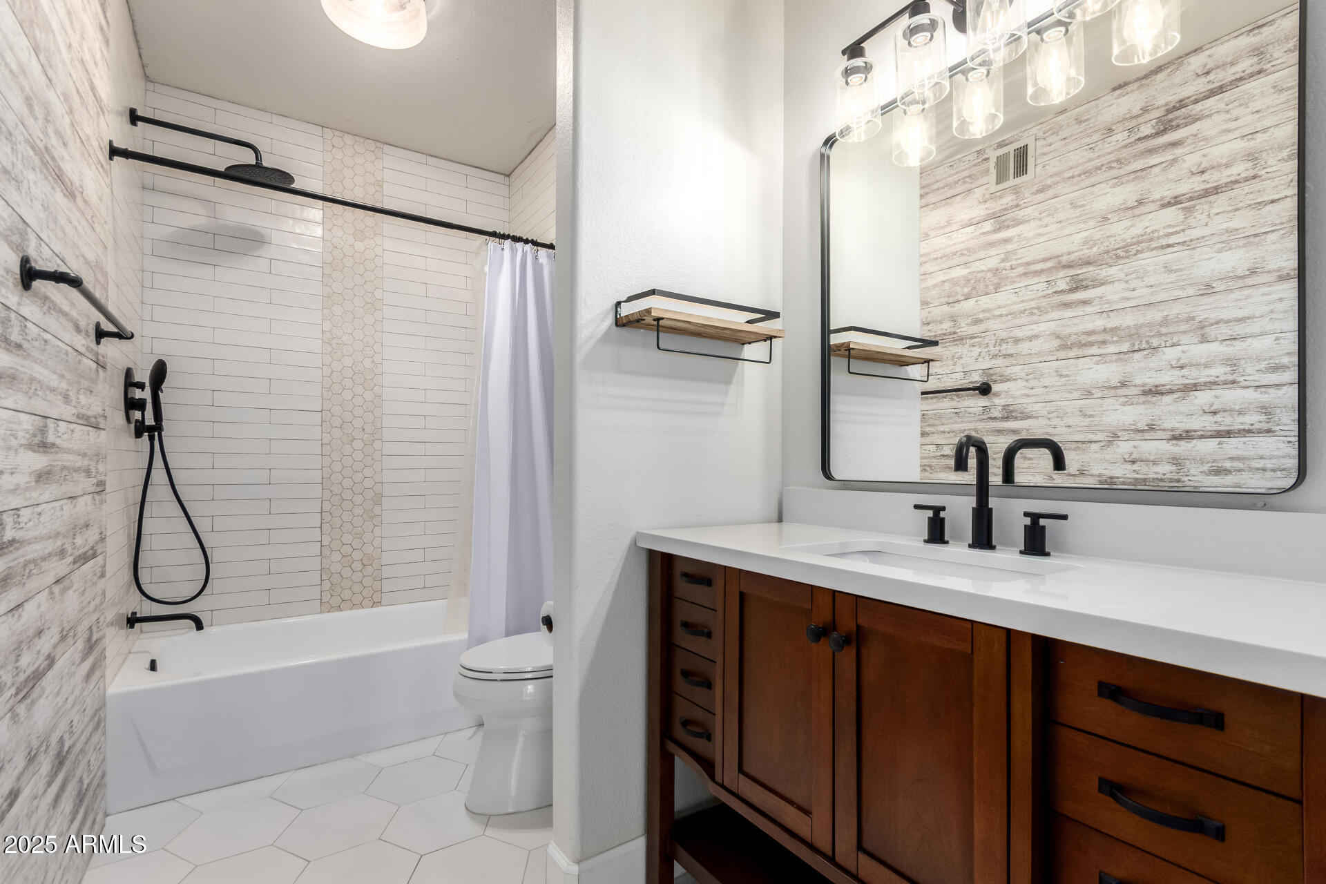 4925 E DESERT COVE Avenue, 210