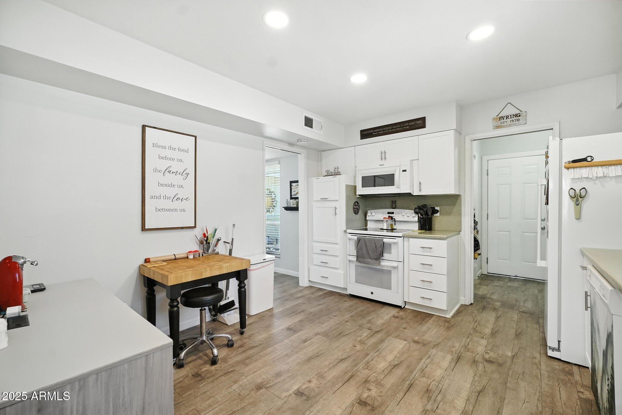 10002 W Deanne Drive