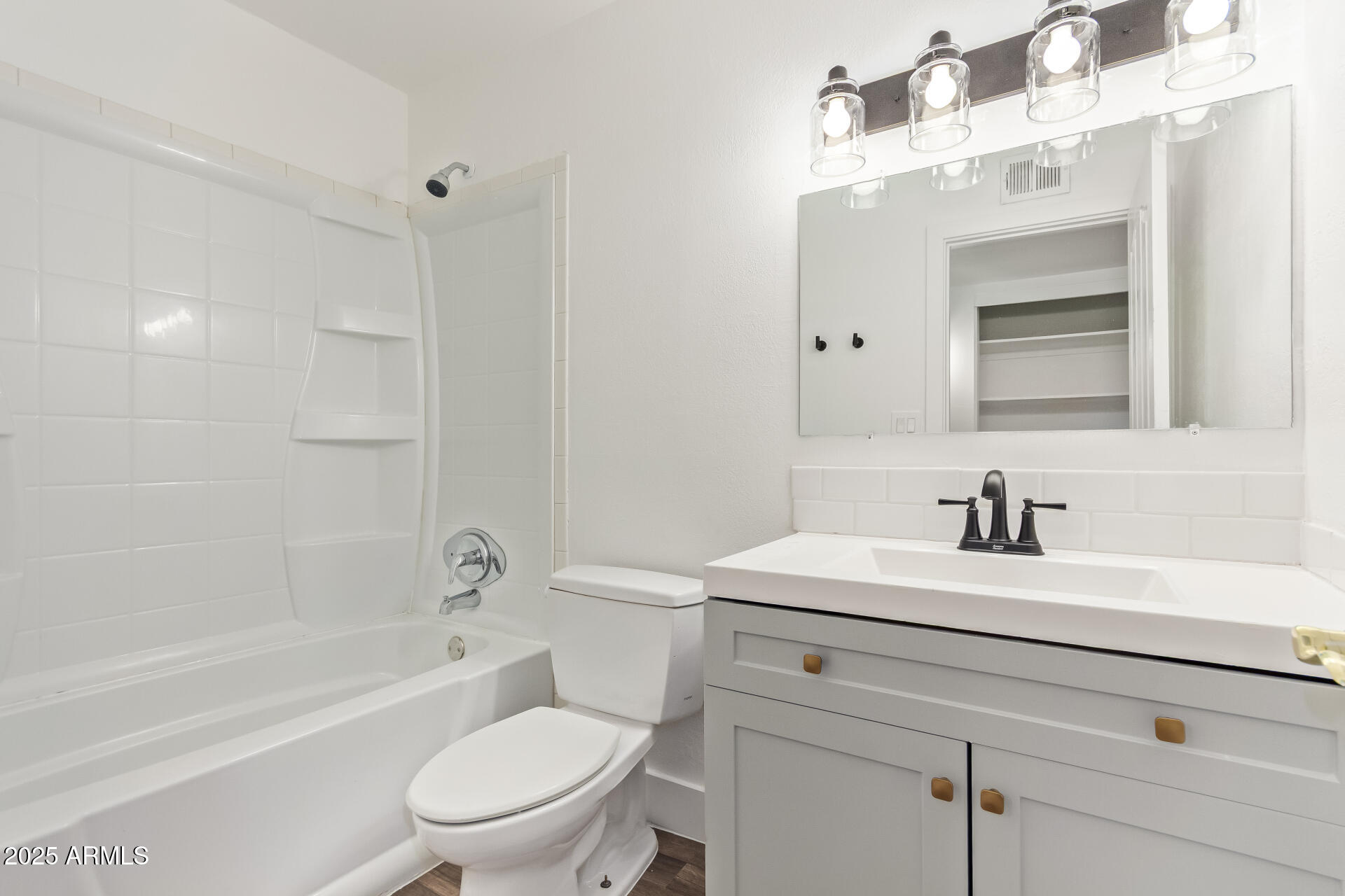 1500 W RIO SALADO Parkway 124