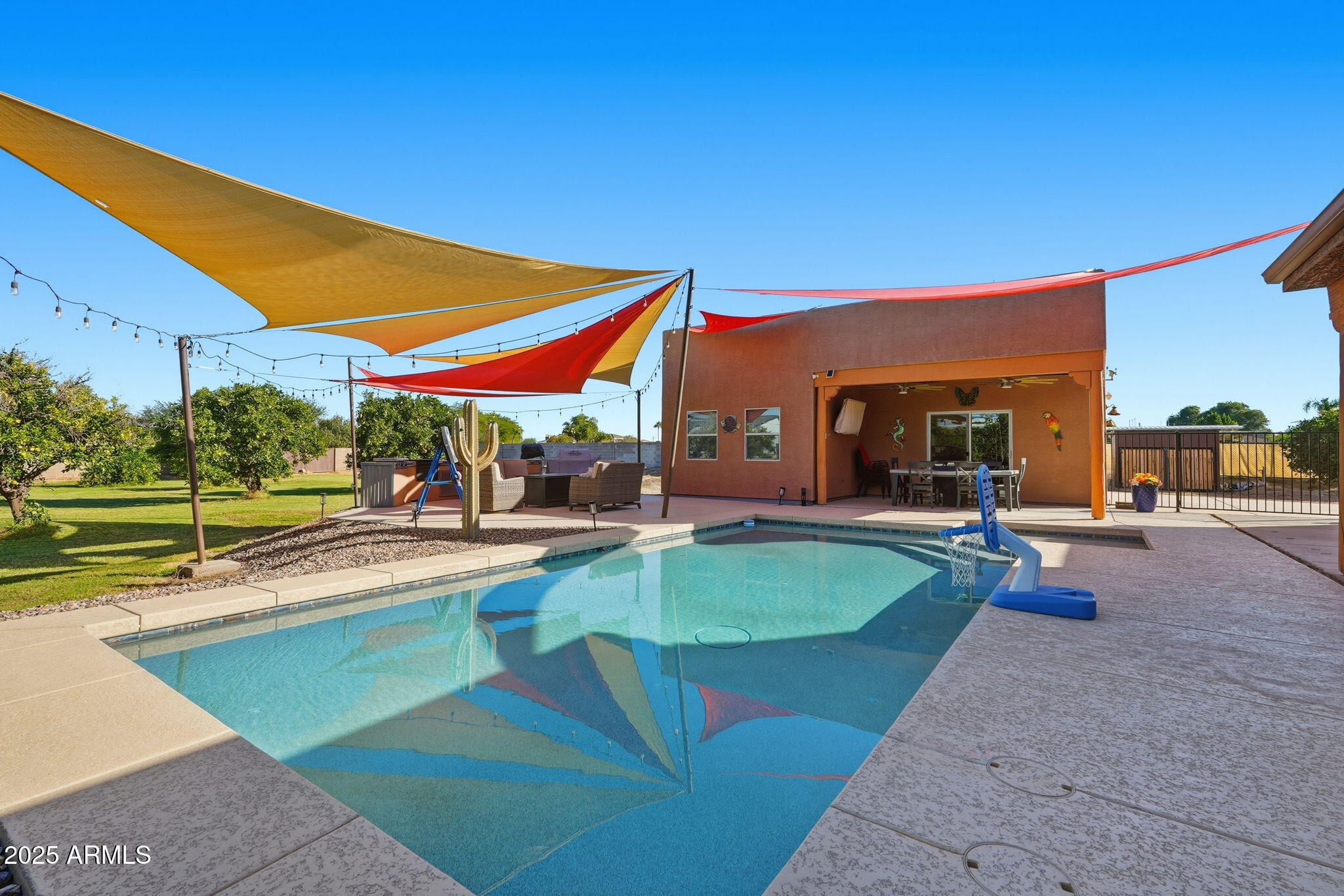 17244 E CHESTNUT Drive