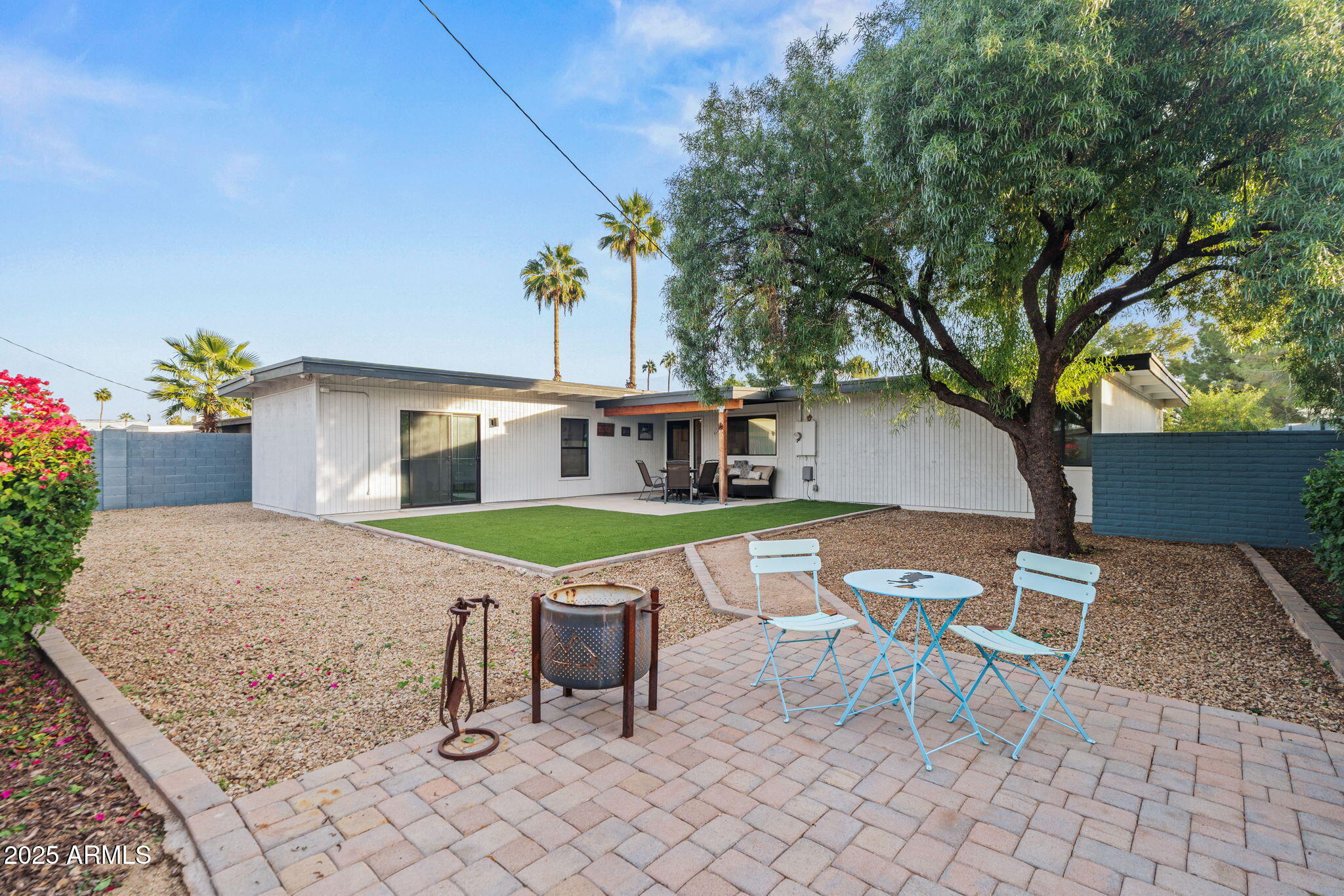 3732 E Altadena Avenue