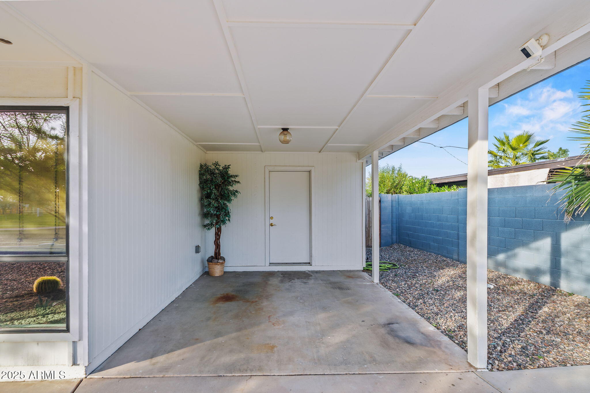 3732 E Altadena Avenue