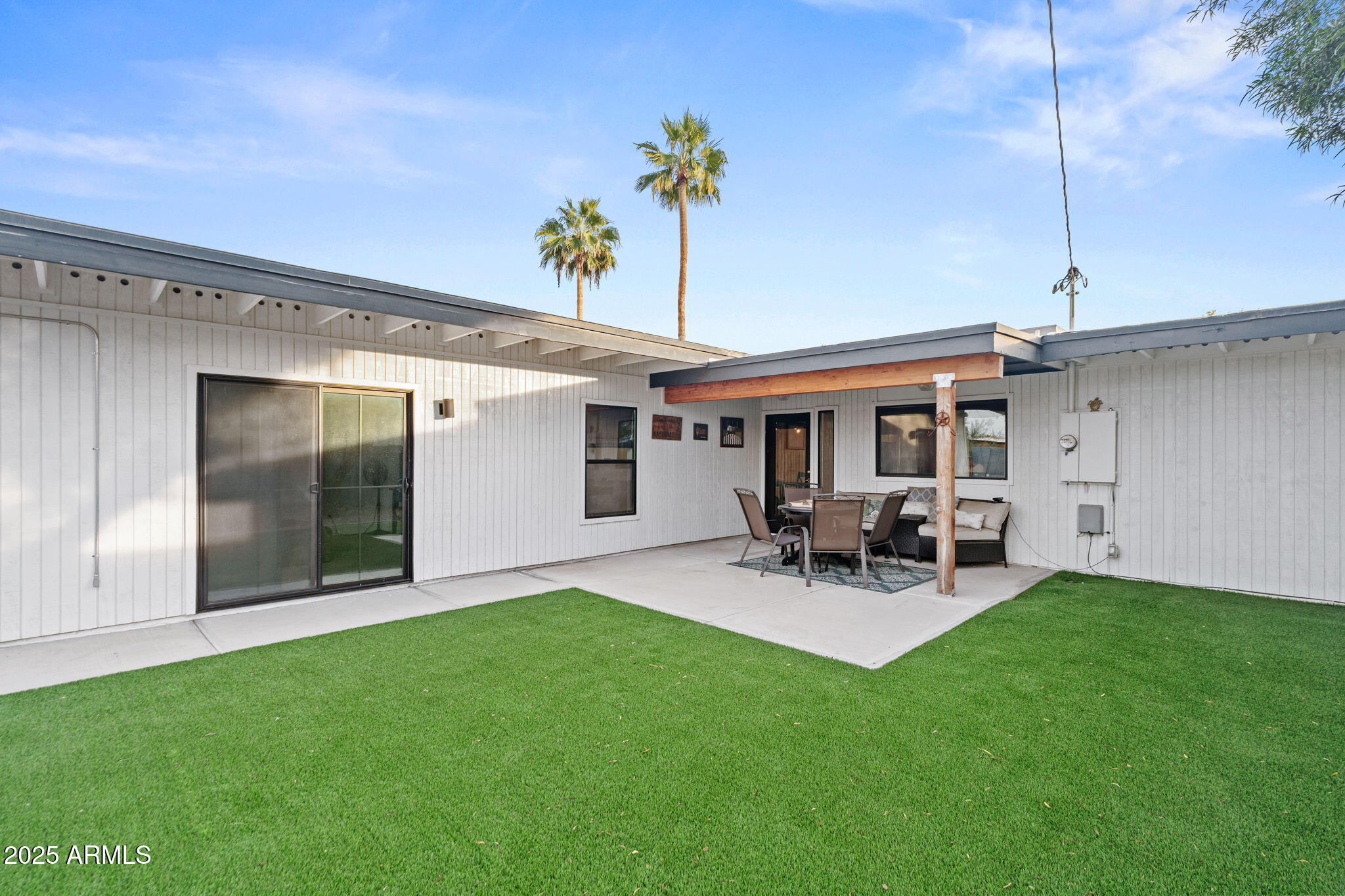 3732 E Altadena Avenue