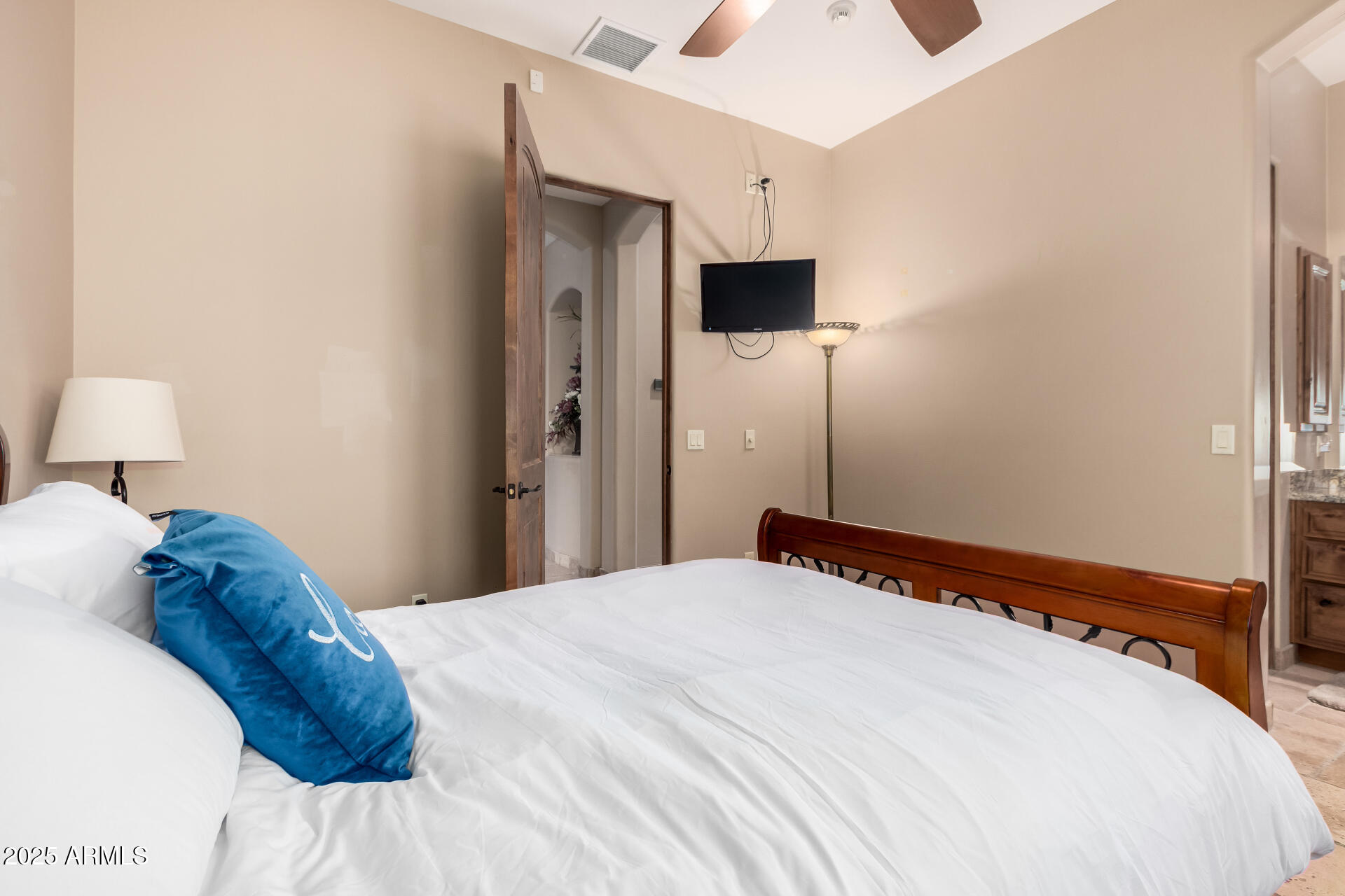 19831 W CLARENDON Avenue