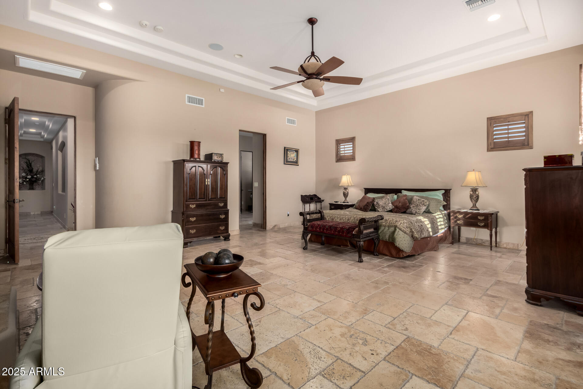 19831 W CLARENDON Avenue