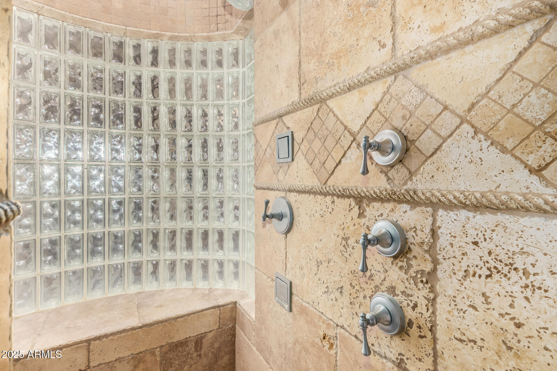 19831 W CLARENDON Avenue