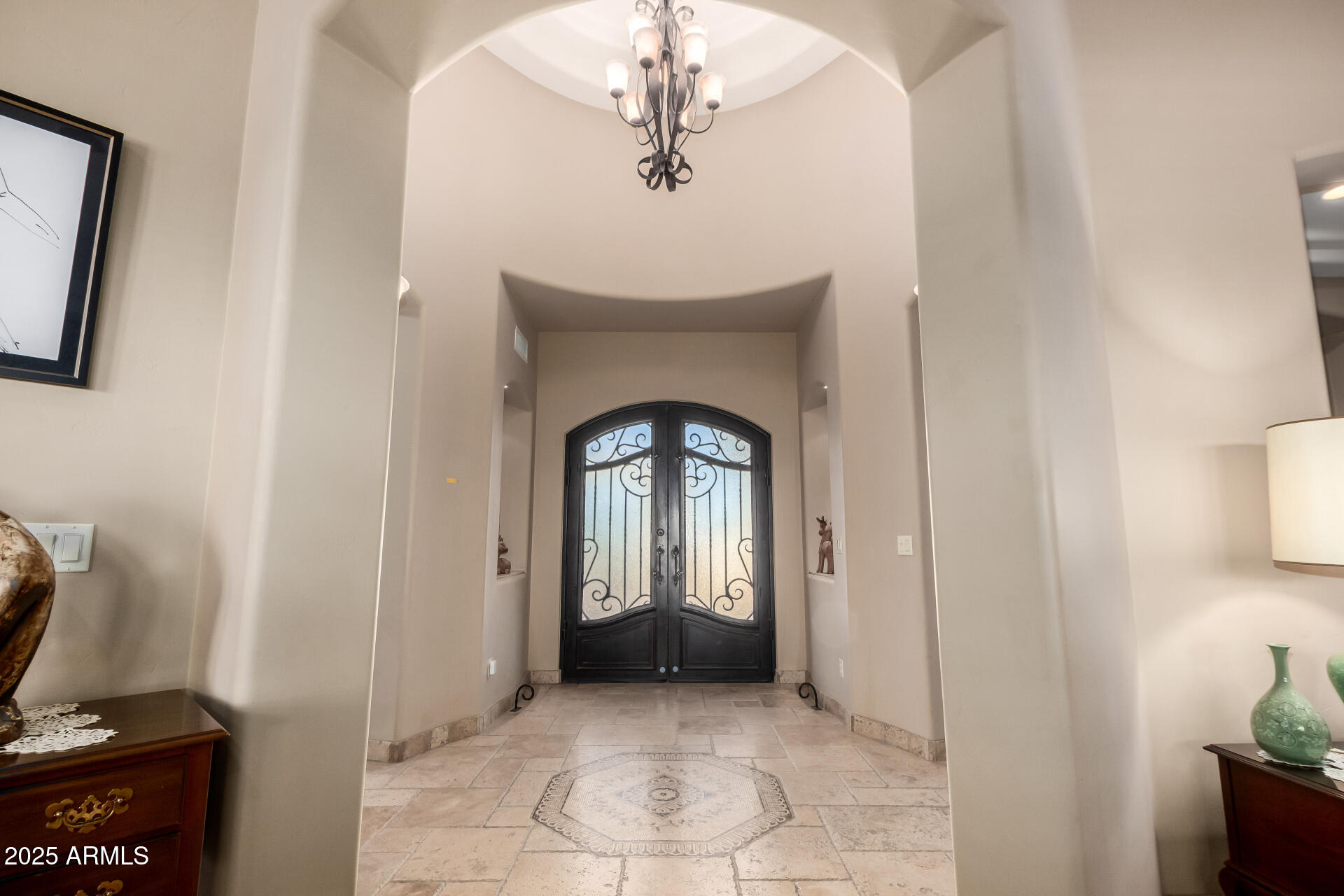 19831 W CLARENDON Avenue