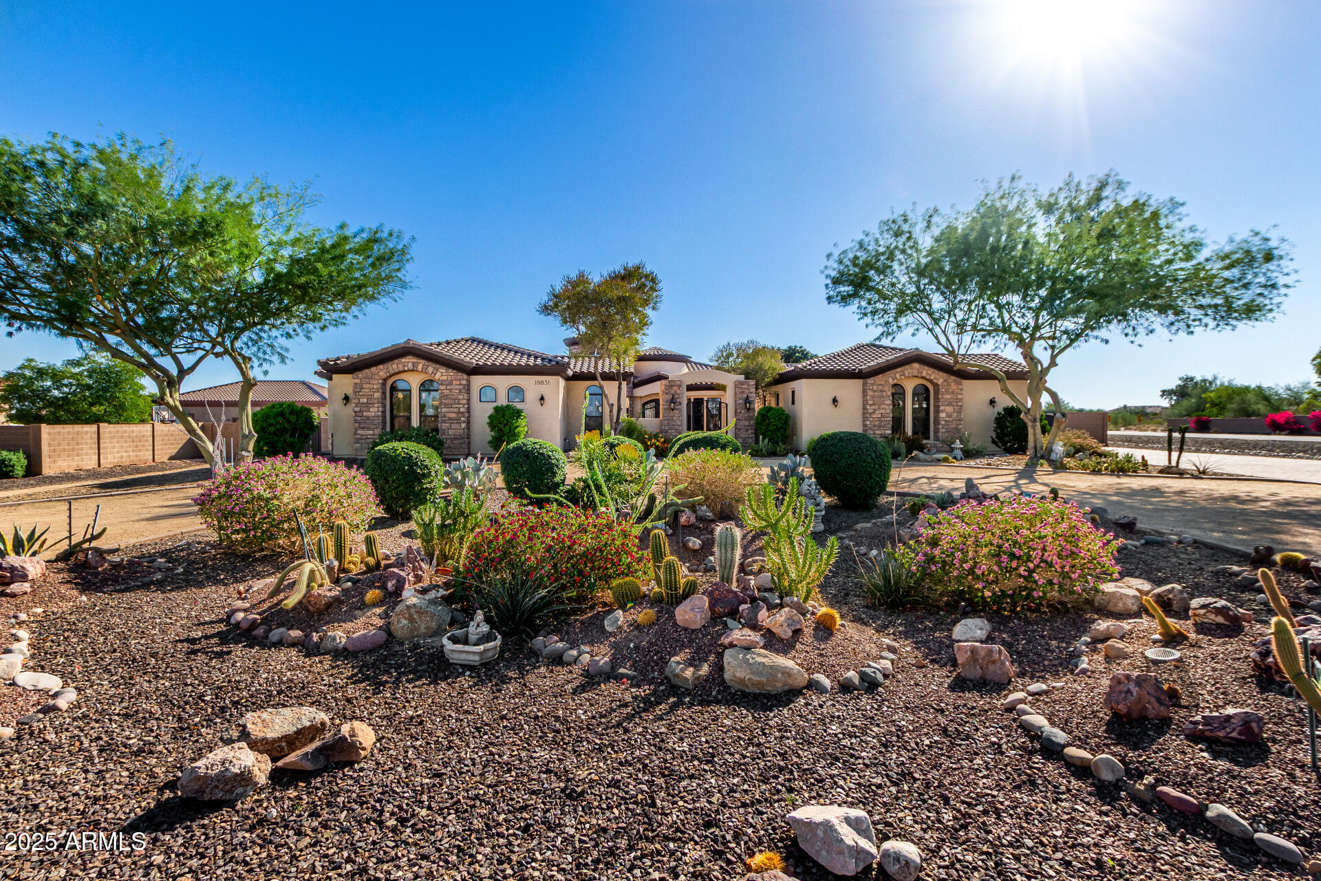 19831 W CLARENDON Avenue