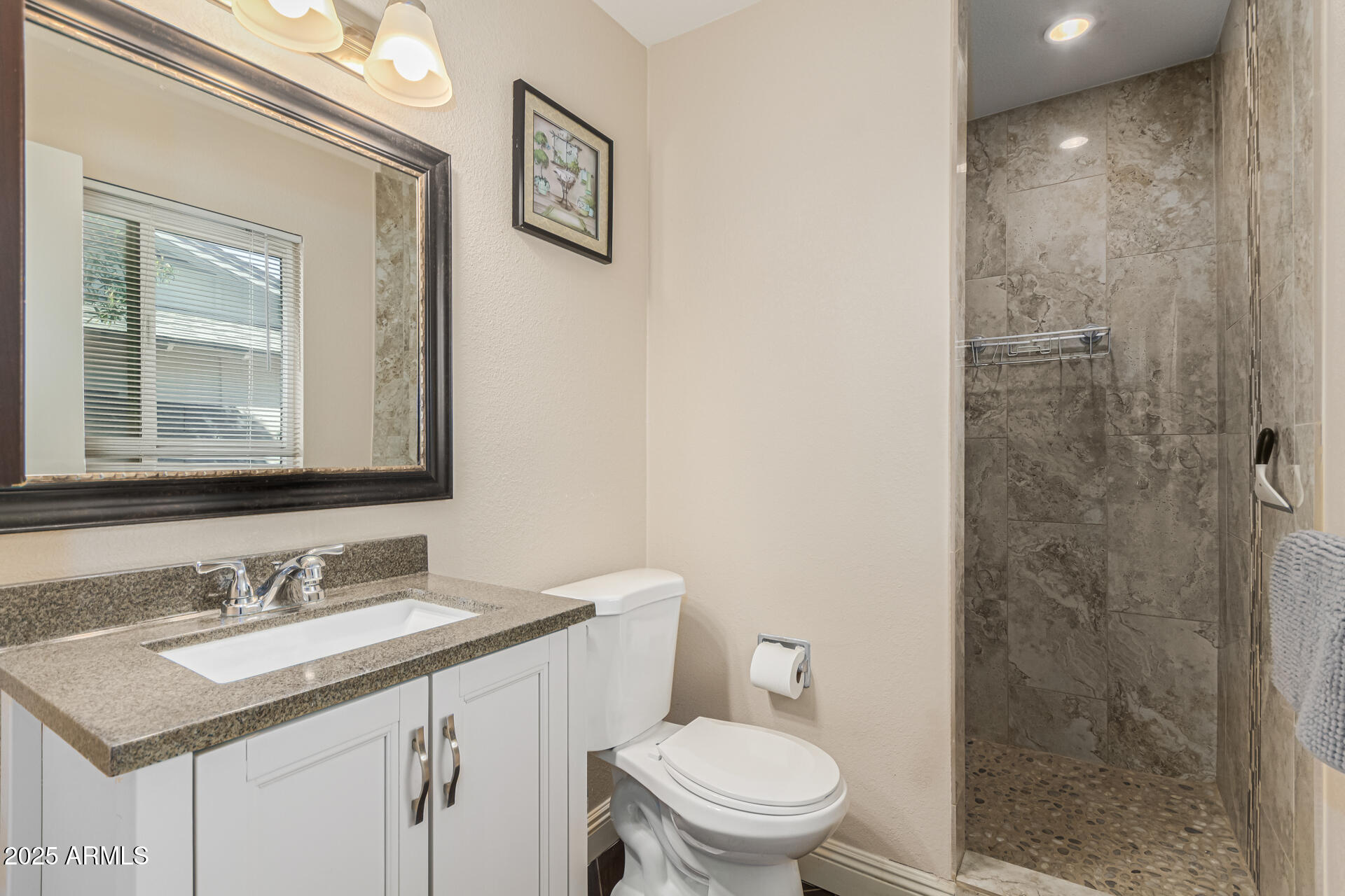 8640 E WILSHIRE Drive