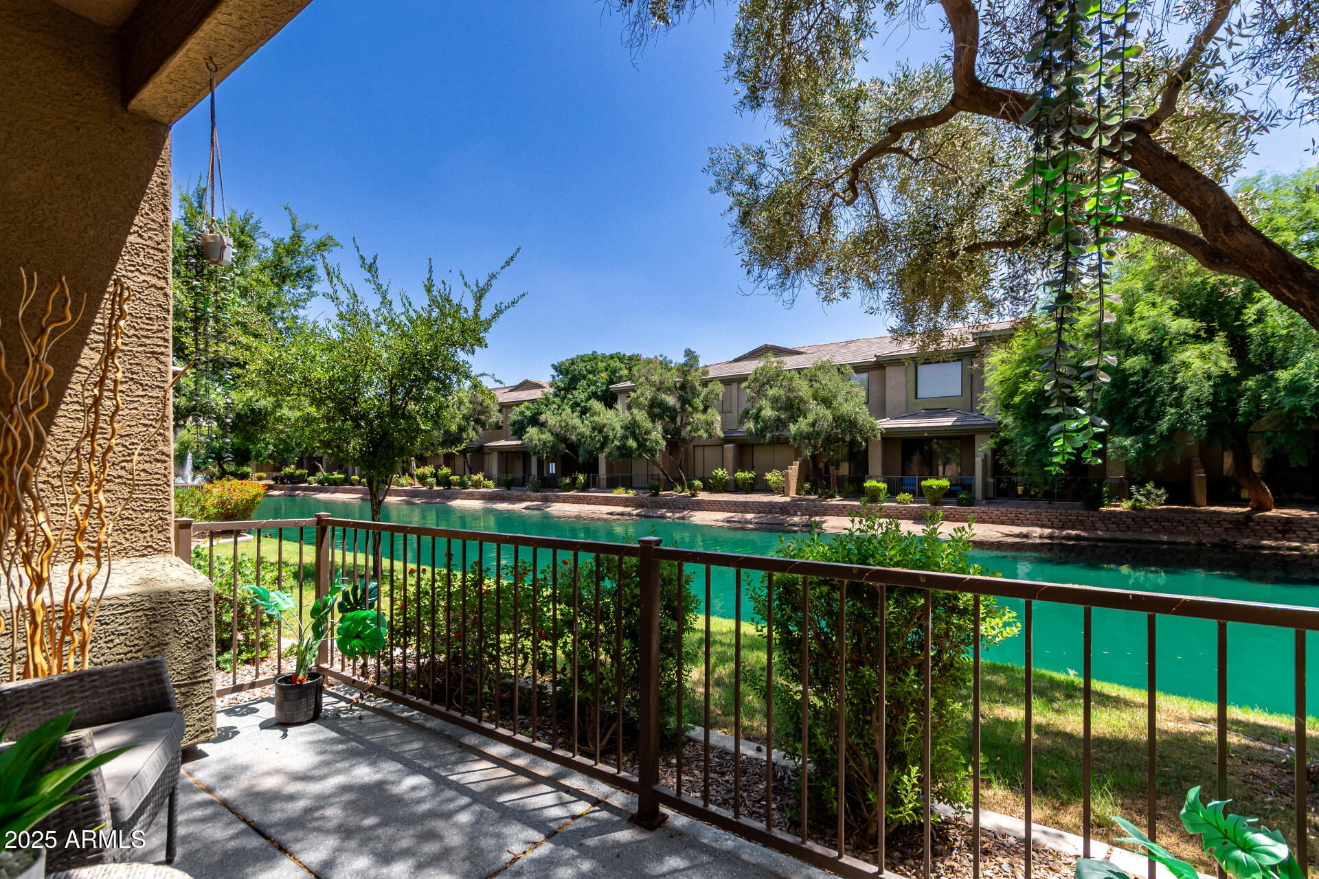 705 W QUEEN CREEK Road 1031