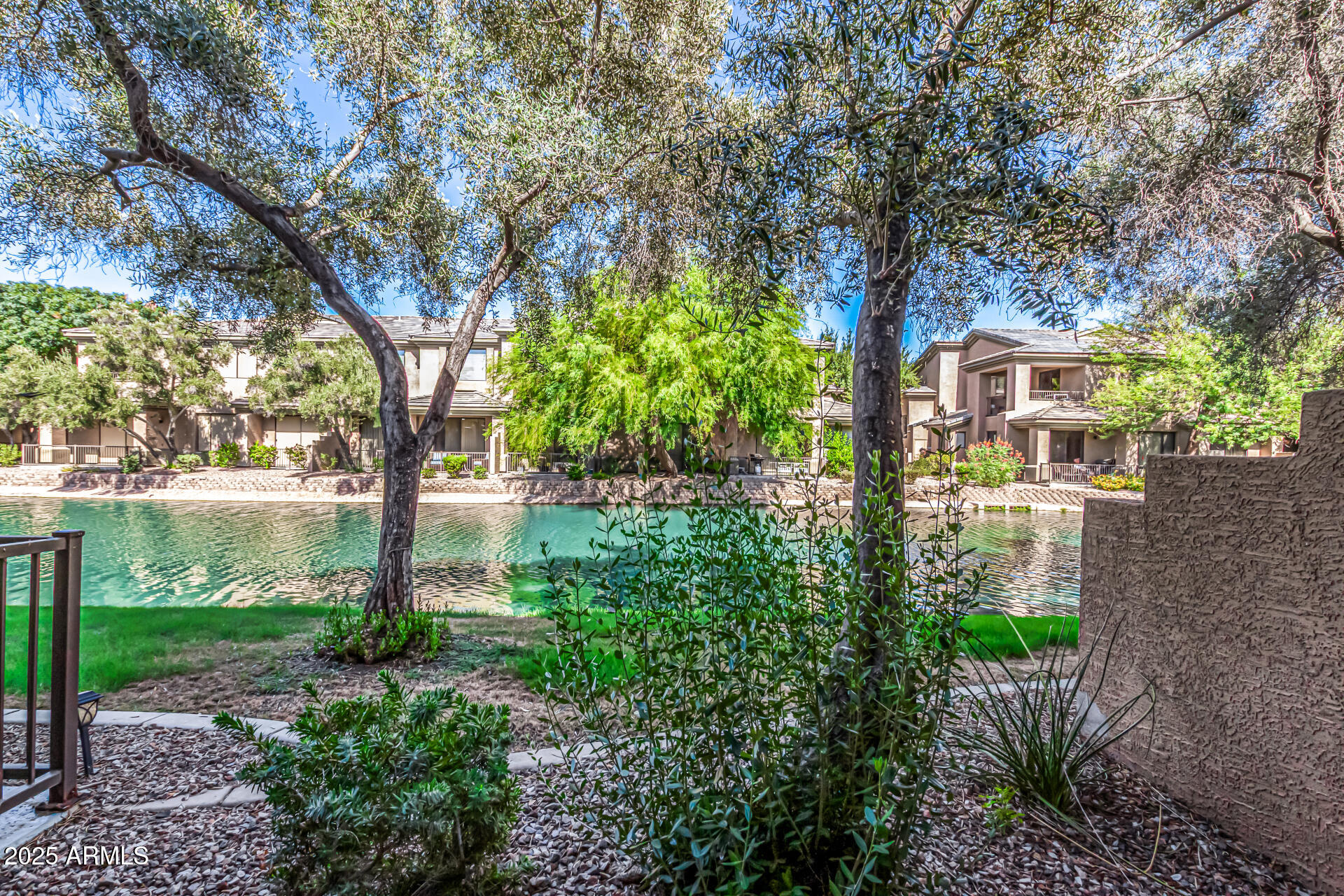 705 W QUEEN CREEK Road 1031