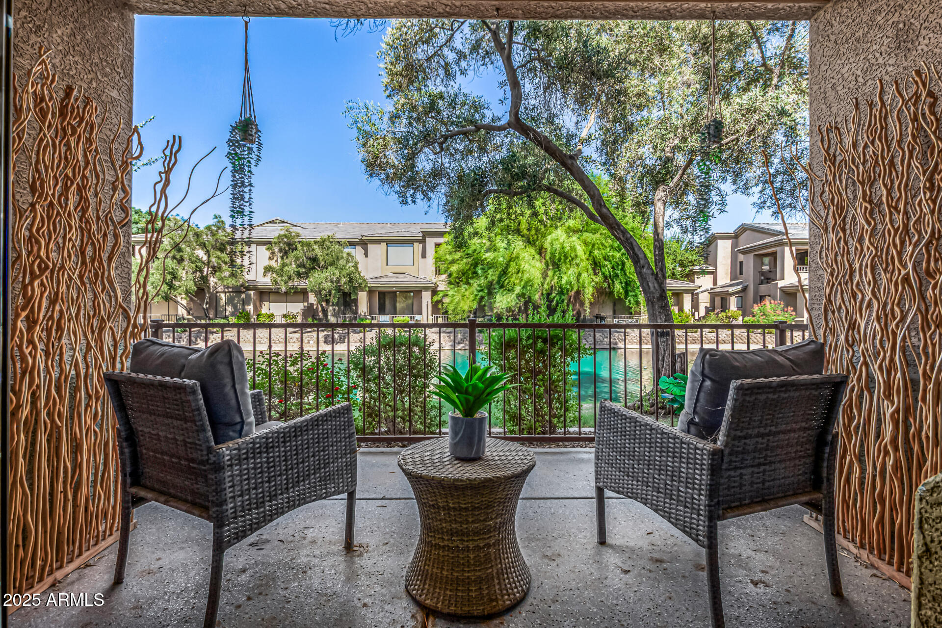 705 W QUEEN CREEK Road 1031