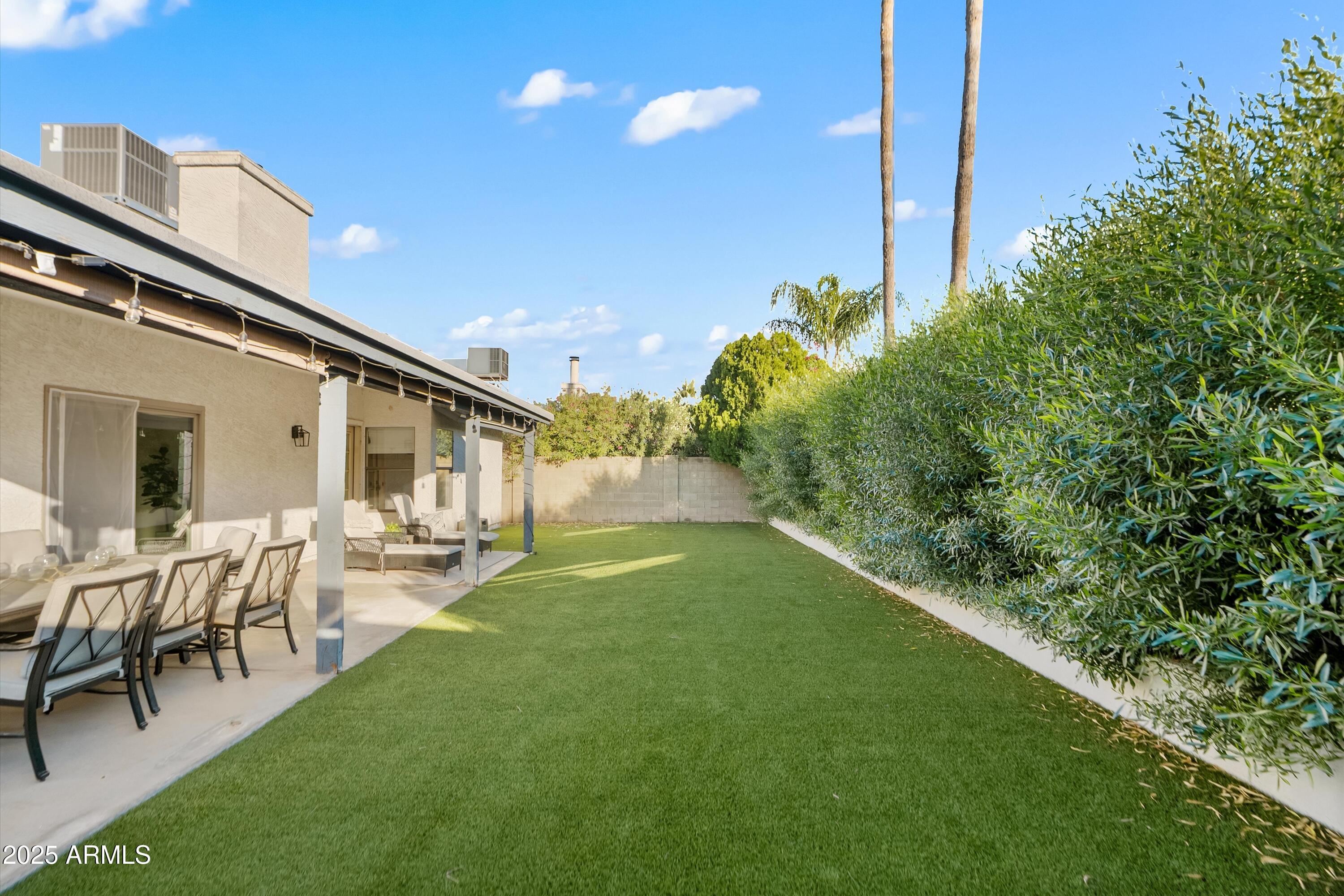 3925 E MONTE CRISTO Avenue