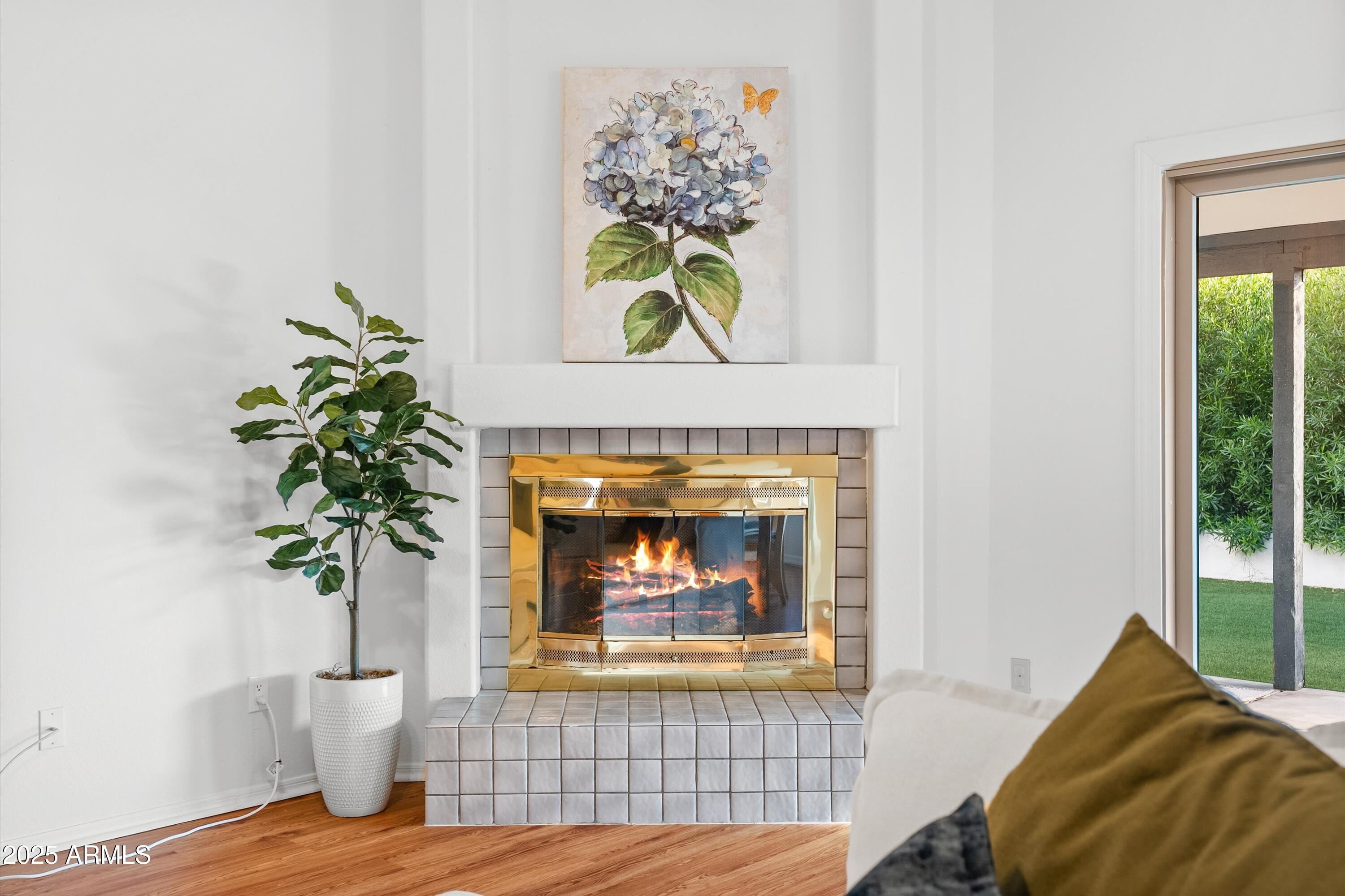 3925 E MONTE CRISTO Avenue