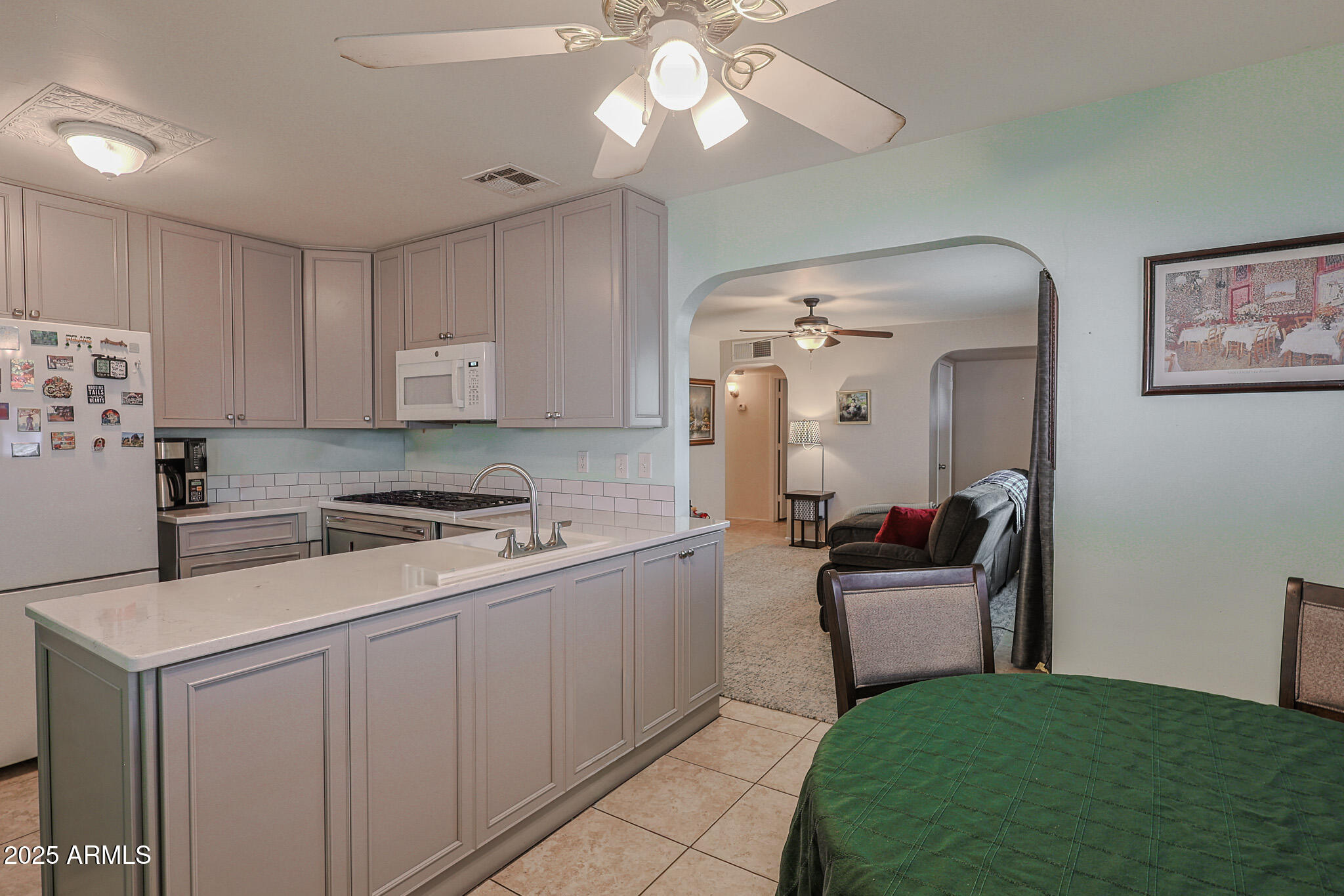 3018 W LAWRENCE Lane