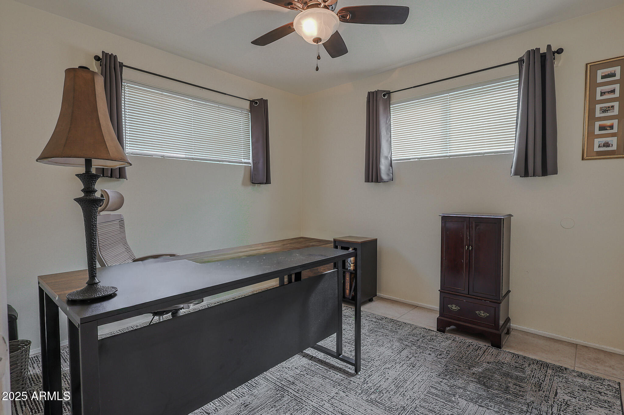 3018 W LAWRENCE Lane